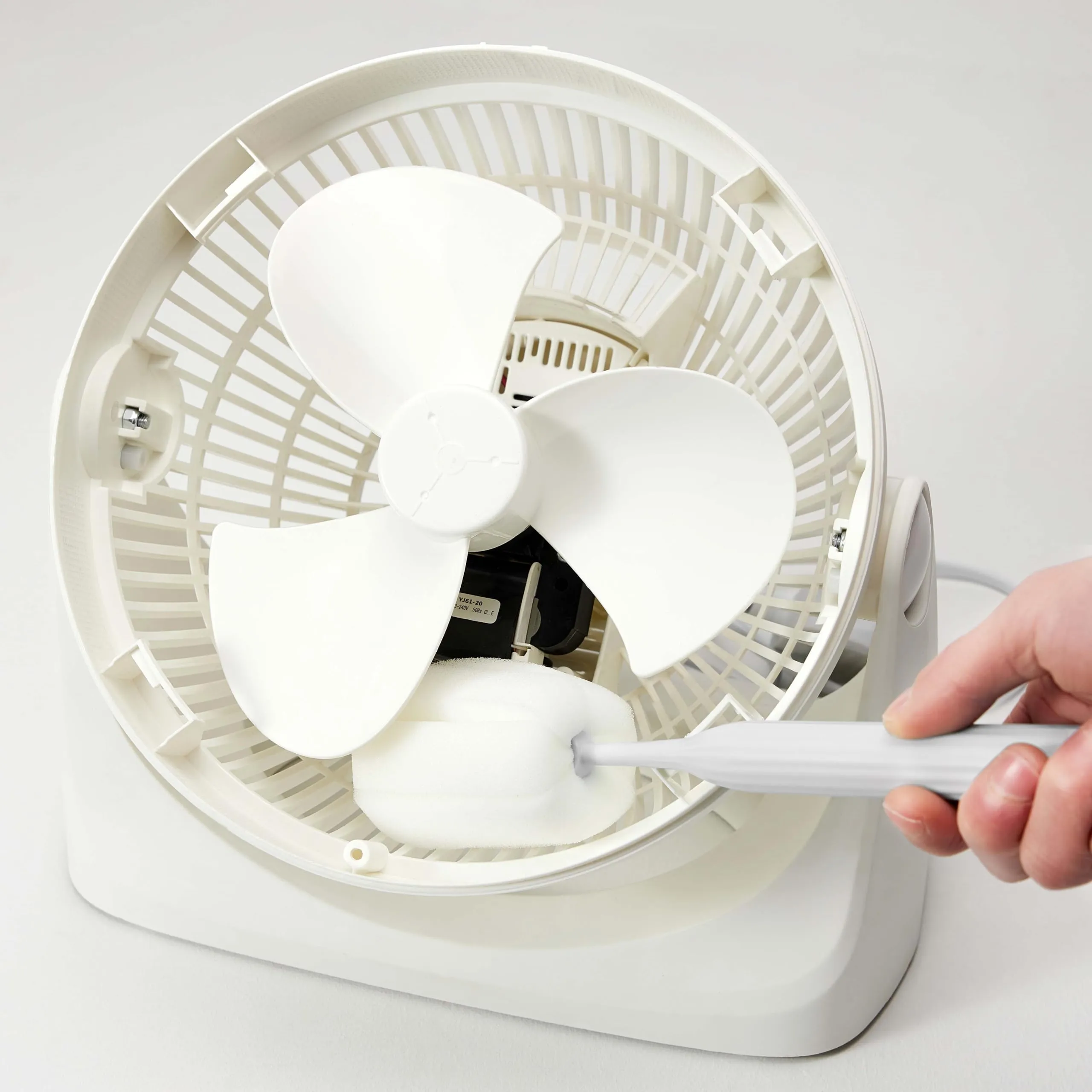Amazon Basics Ventilatore da tavolo portatile 18 cm, Bianco - immagine 7