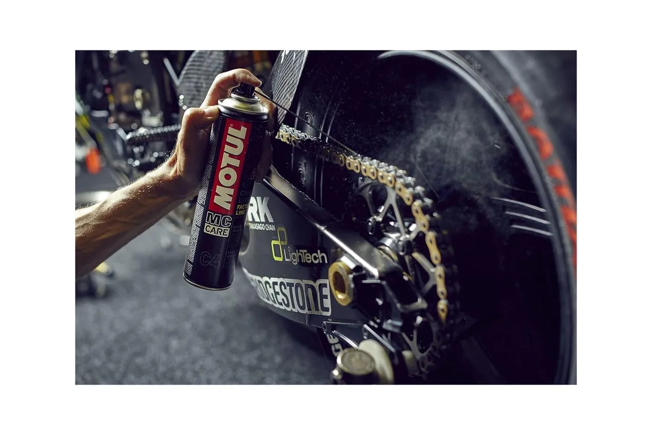 Motul Kit Detergente e Lubrificante per Catena C1 400 ml + C4 400 ml e Spazzola di Pulizia - immagine 6
