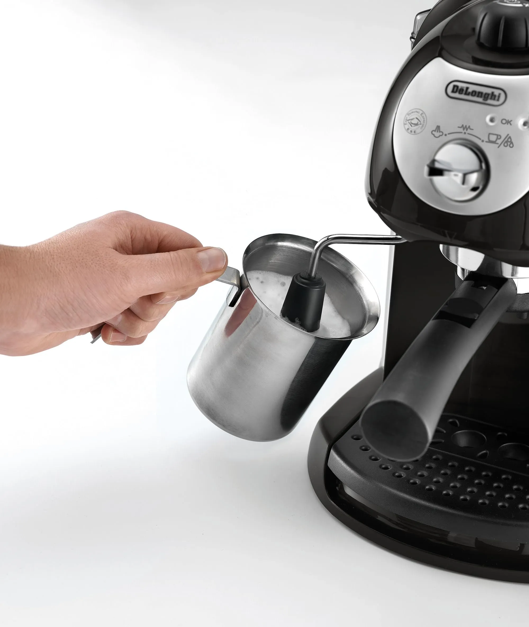 De'Longhi EC201.CD.B Macchina da Caffè Espresso e Cappuccino, Polvere o Cialde E.S.E., Serbatoio 1.1 L - immagine 3