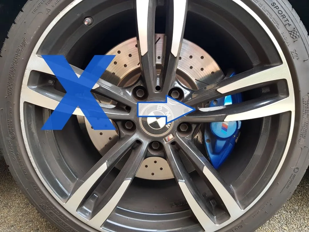 D'ANGELO 1988 Kit Ruotino di Scorta 17" 125/70R17 per BMW Serie 1 F40 - F70 (09/2019>) con Cric, Chiave e Sacca (non compatibile con freni M-Sport) - immagine 5