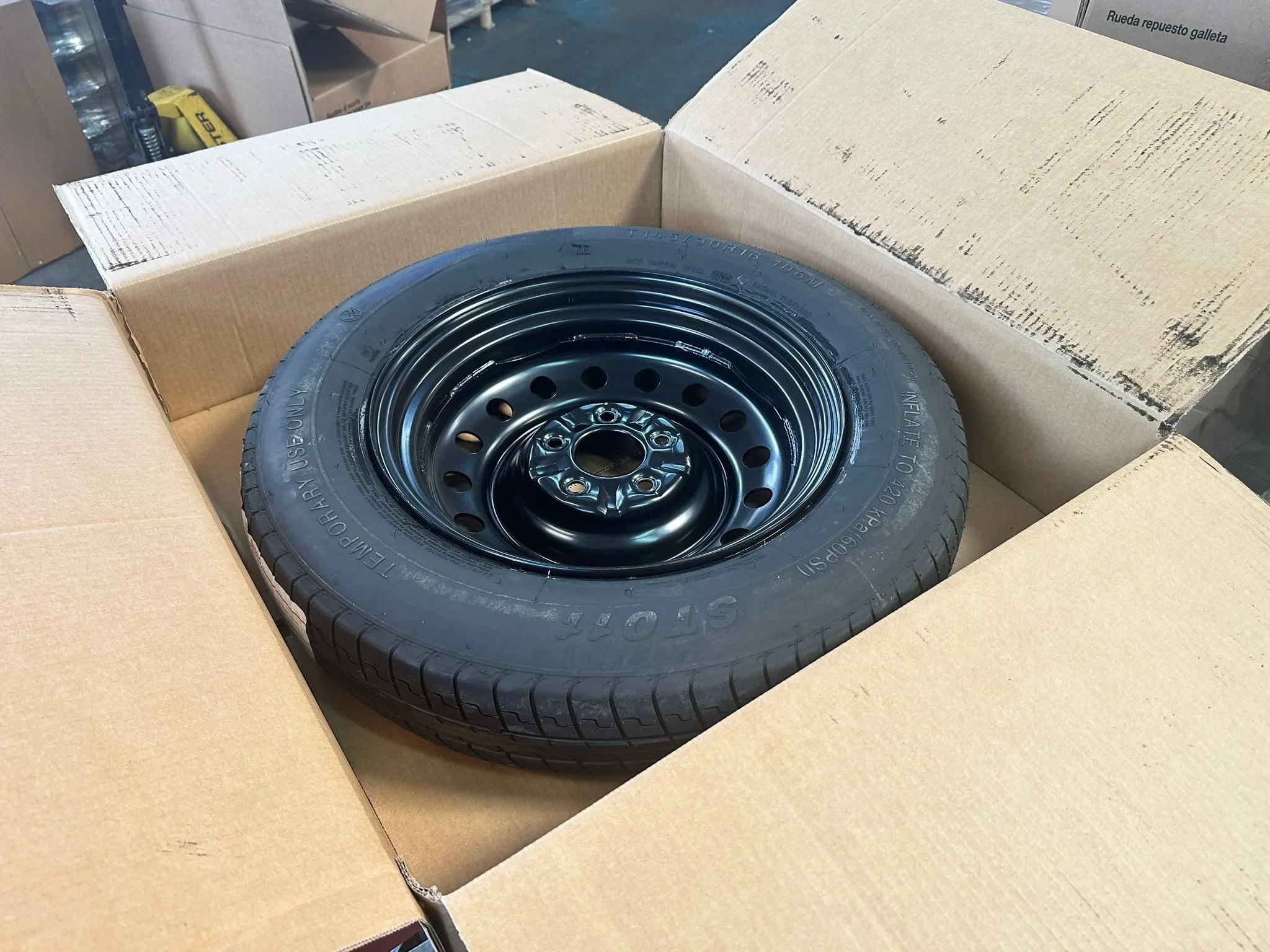 D'ANGELO 1988 Kit Ruotino di Scorta 145/90R16 per Hyundai Kona Hybrid 2023 con Cric, Chiave, Guanti e Sacca - immagine 7