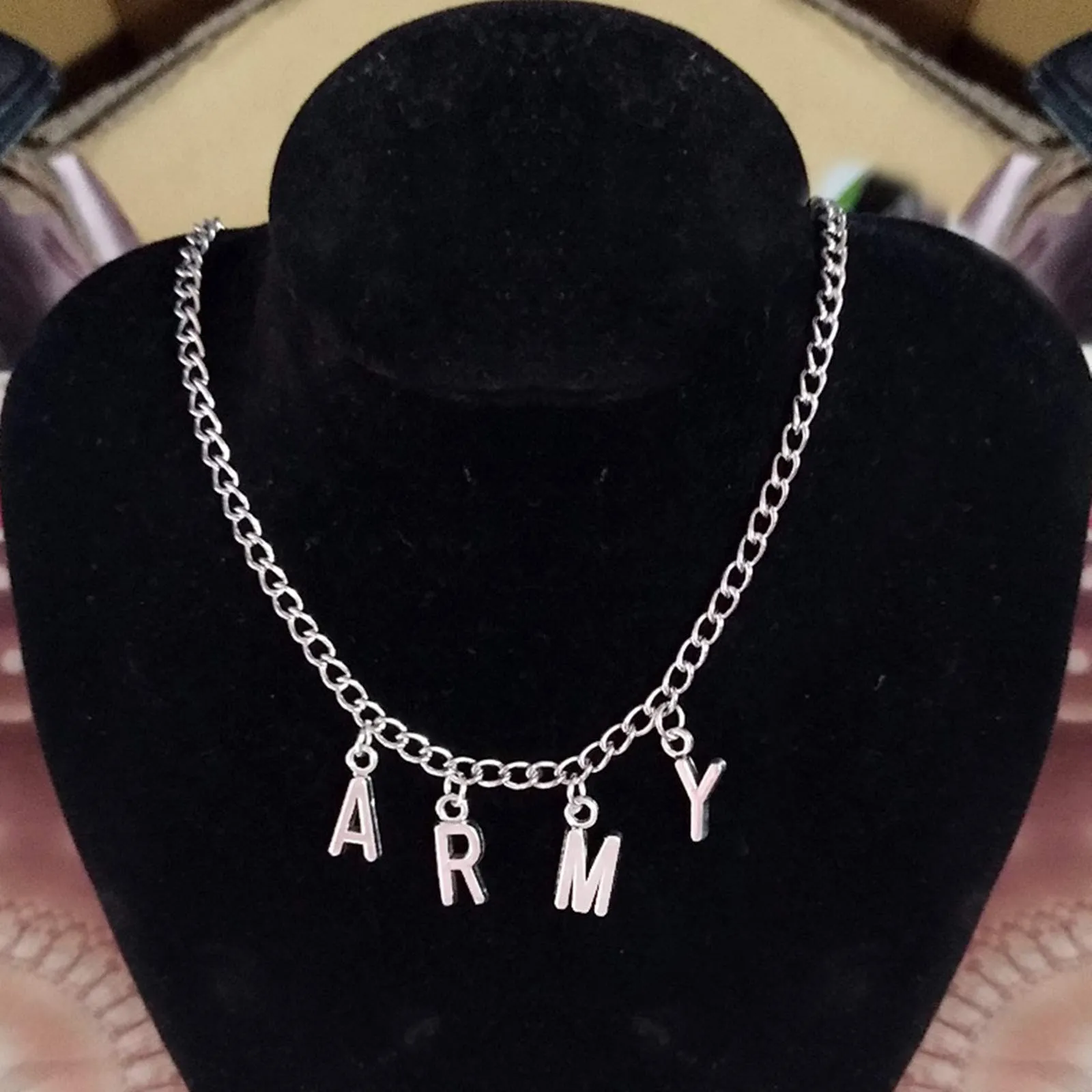 XHBTS Set Collana e Bracciale con Lettera Iniziale in Argento e Lega, Tema BTS Jimin ARMY, con Mini Panno e Scatola - immagine 2