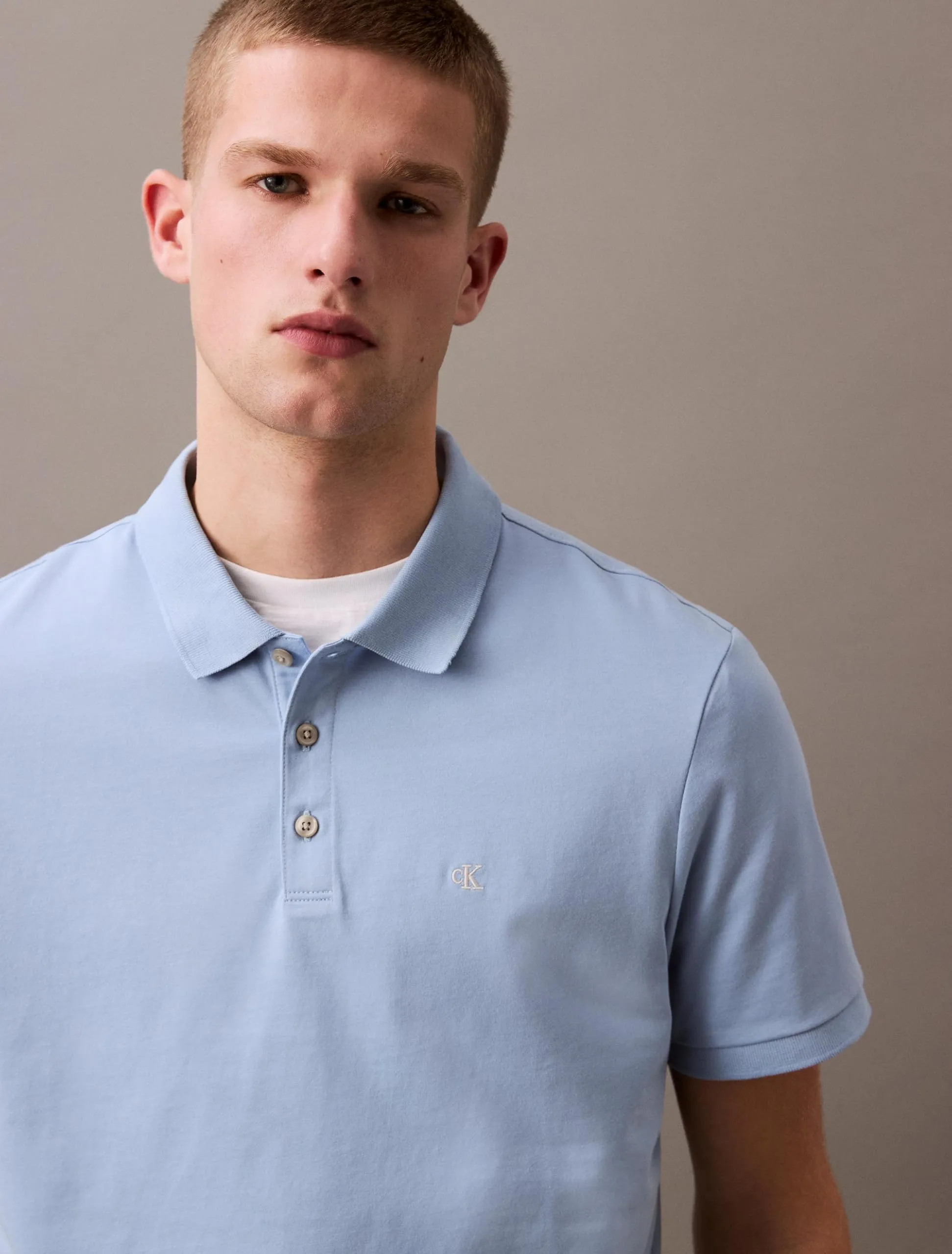 Calvin Klein Polo da uomo in cotone liscio con logo monogramma, Acqua Pozzo, XXL - immagine 3