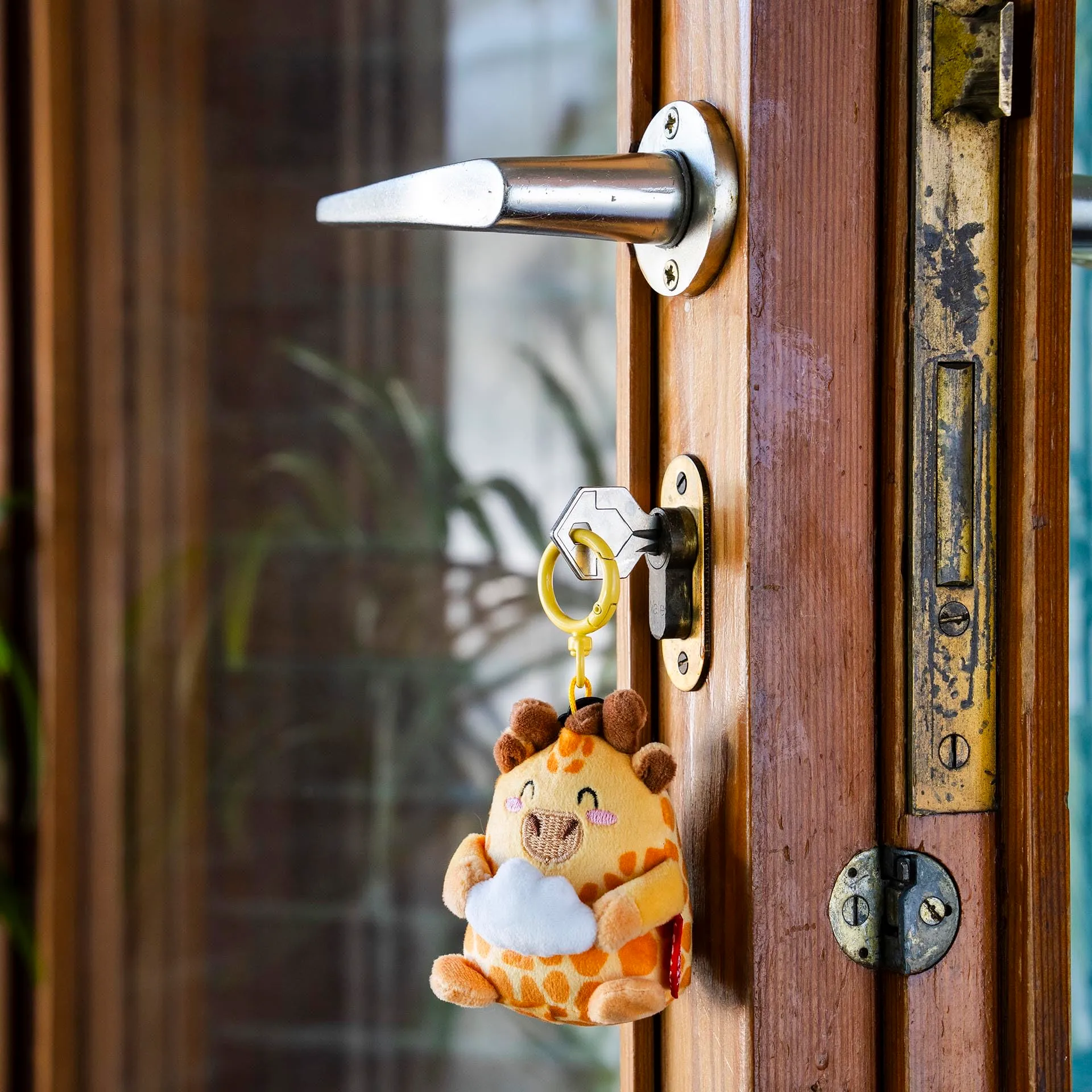 Legami Portachiavi Super Soft Giraffa, Peluche con Messaggio e Moschettone, 7x11 cm - immagine 6
