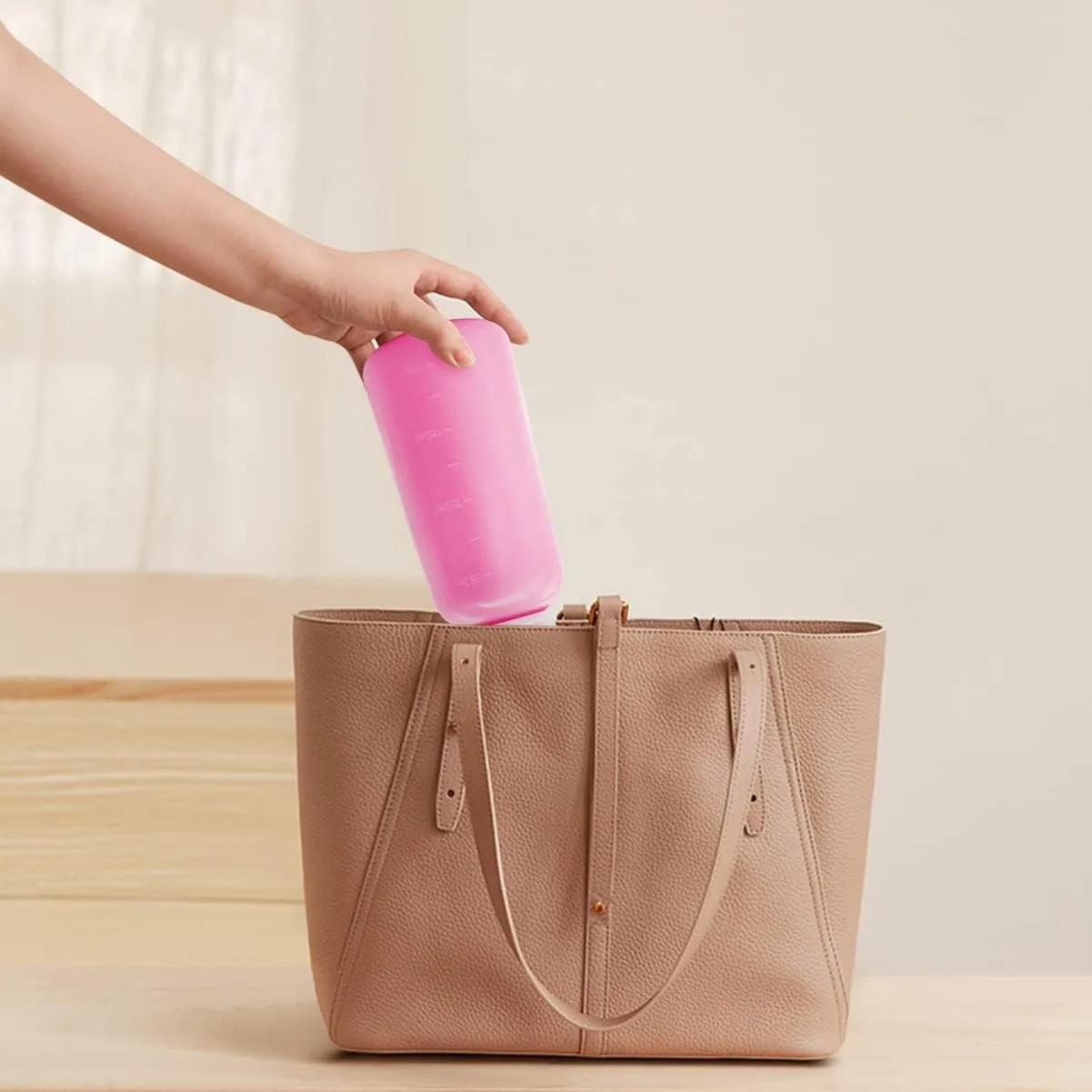 Showvigor Bidet Portatile Peri Bottle Post Partum 350ml con Borsa Impermeabile, Rosa - immagine 7