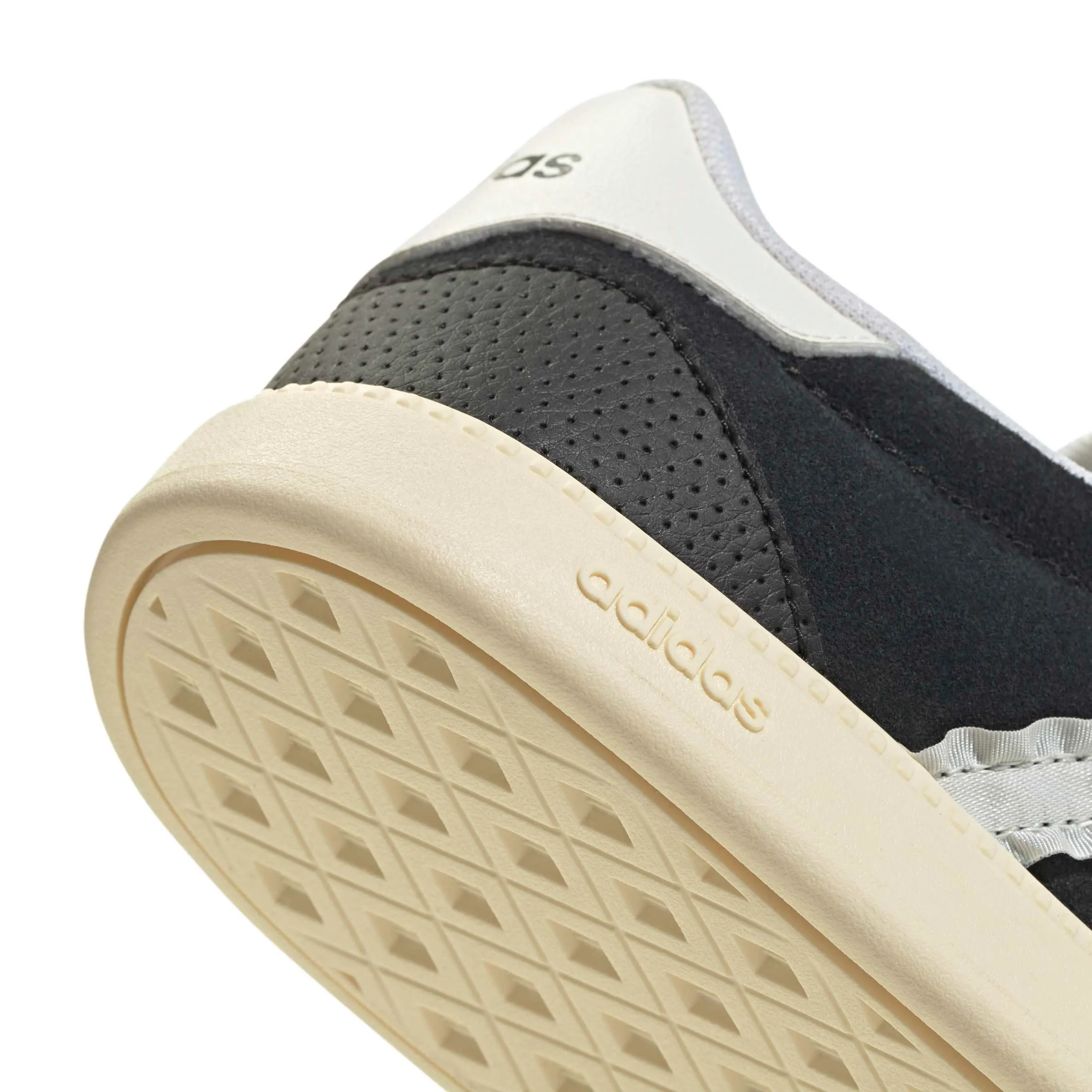 adidas Breaknet Sleek Shoes, Core Black/Core White/Warm Vanilla, 40 EU - immagine 4