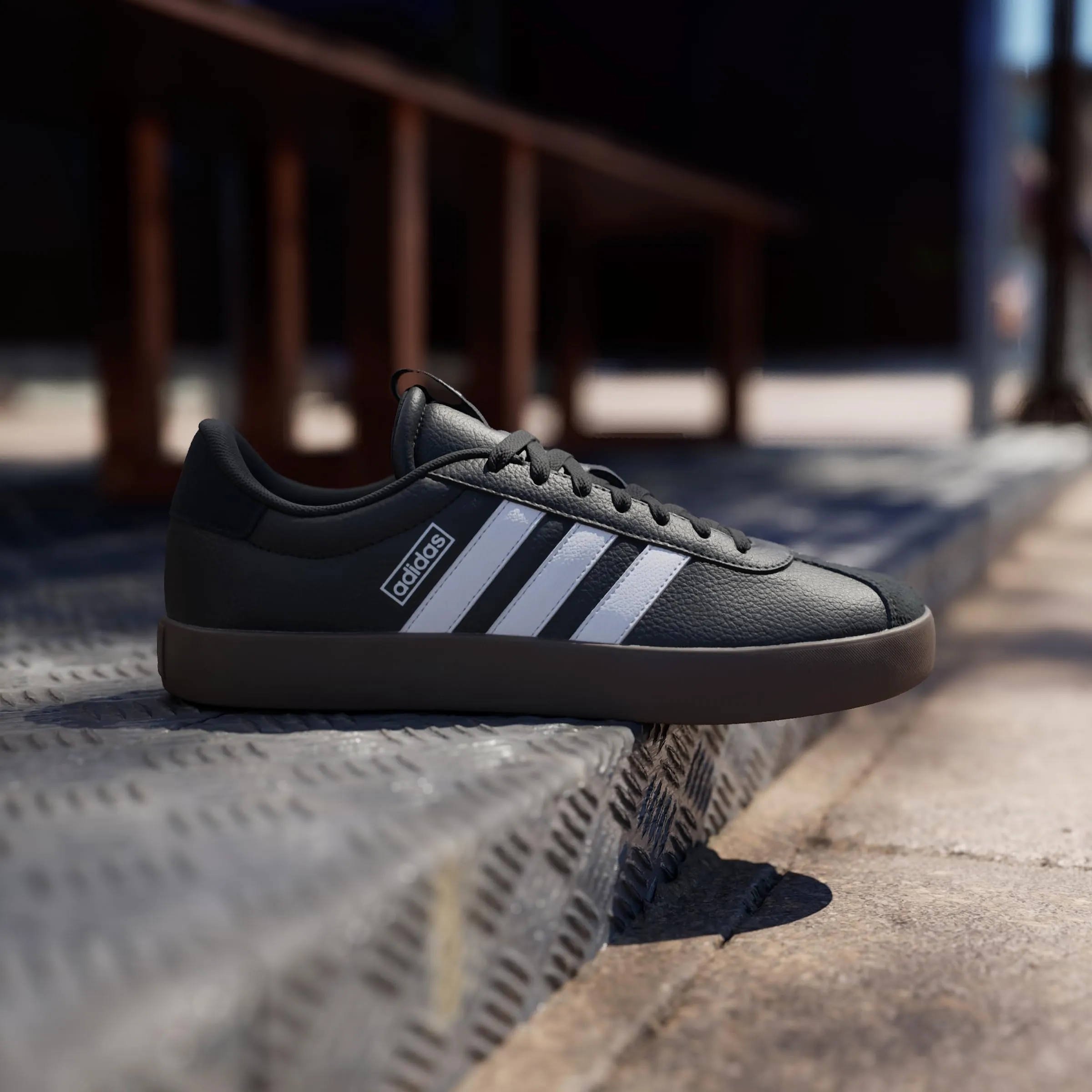 adidas VL Court 3.0 Shoes, Core Black / Cloud White, 44 EU - immagine 3