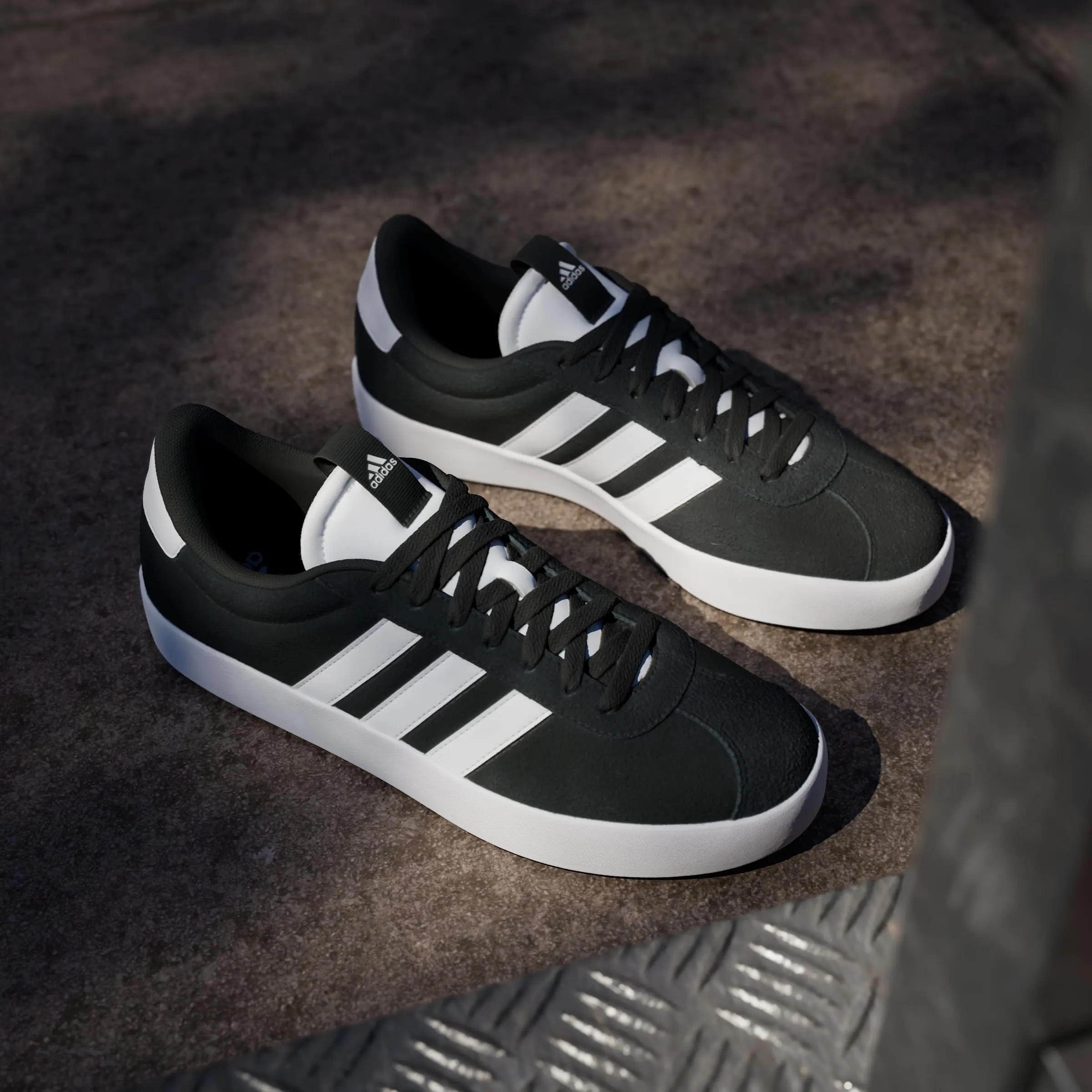 adidas VL Court 3.0 Shoes - Core Black / Cloud White - 49 1/3 EU - immagine 2