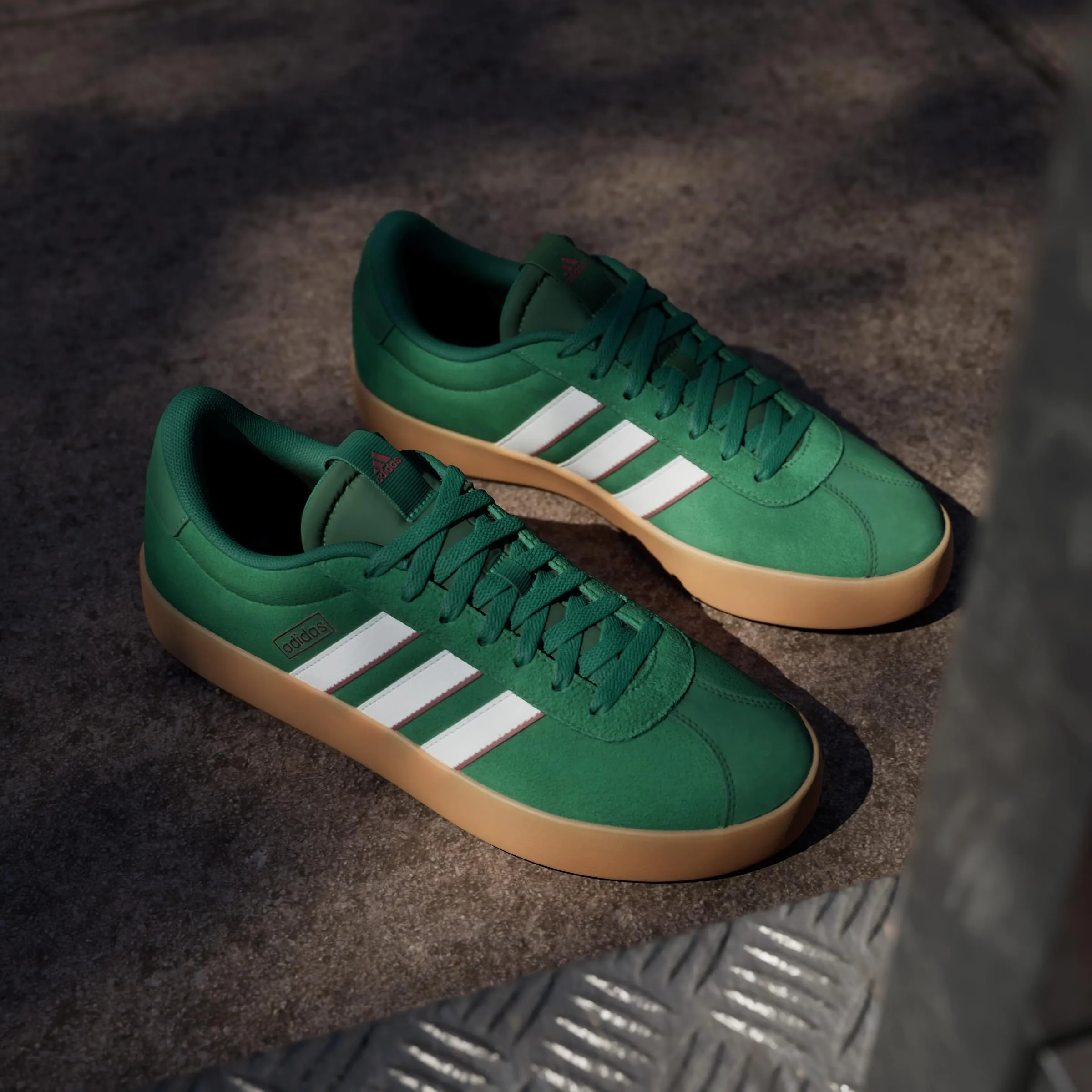 adidas VL Court 3.0 Shoes, Dark Green / Cloud White / Burgundy, 49 1/3 EU - immagine 2