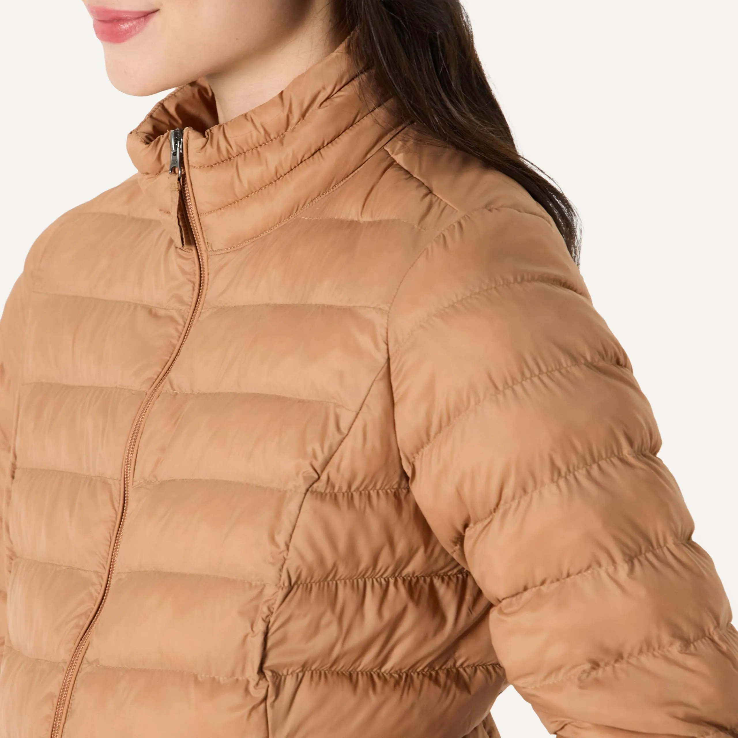 Amazon Essentials Piumino leggero resistente all'acqua ripiegabile Donna, Marrone Chiaro, S - immagine 4