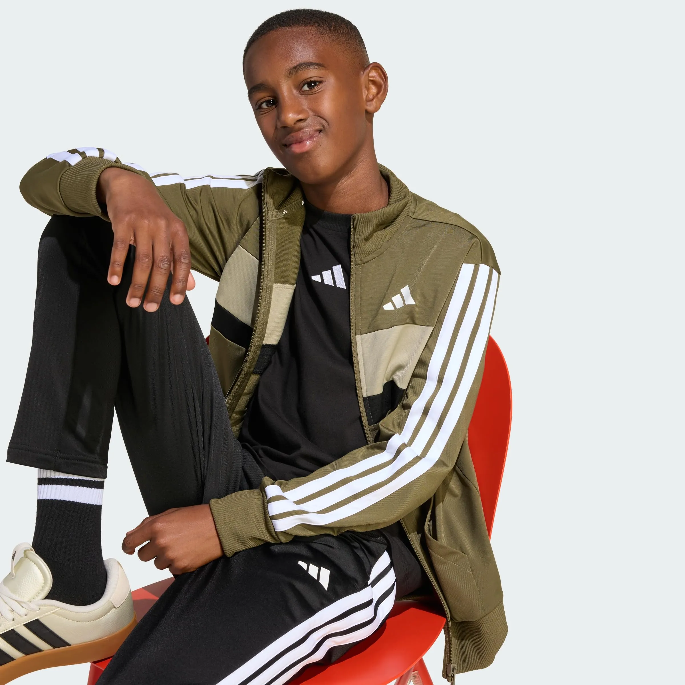 adidas Seasonal Essentials Tiberio 3 Stripes Tricot Tracksuit, Olive Strata/White, 11-12 Years - immagine 4
