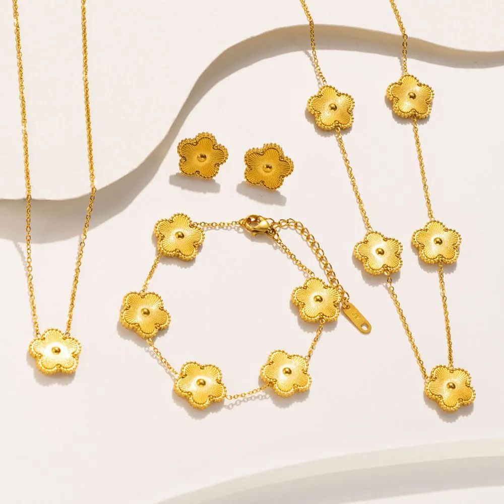XFSRG Set Gioielli Quadrifoglio con Collana, Orecchini e Bracciale in Acciaio Inossidabile Placcato Oro 18k, Set Cinque Foglie per Donna e Ragazze - immagine 4