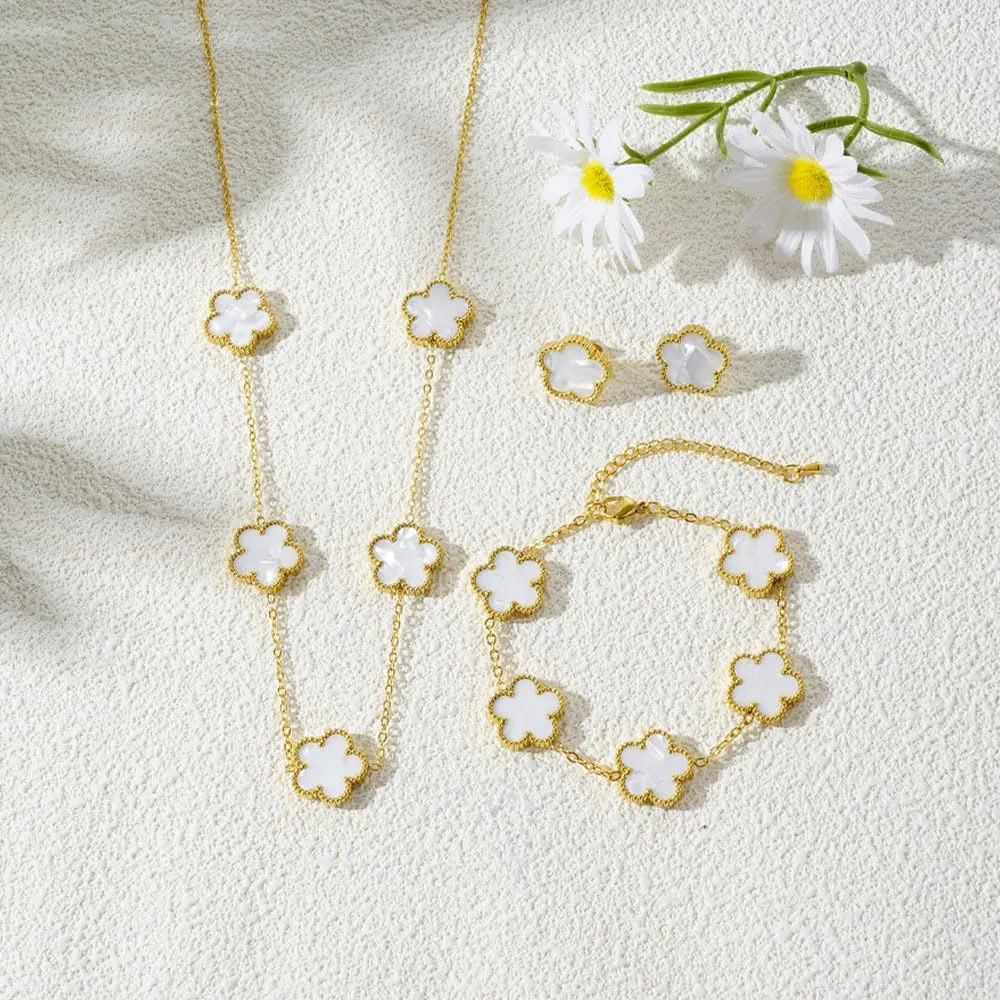 XFSRG Parure Gioielli Quadrifoglio in Acciaio Inossidabile Placcato Oro 18k con Collana, Orecchini e Bracciale per Donna e Ragazze (Bianco) - immagine 3