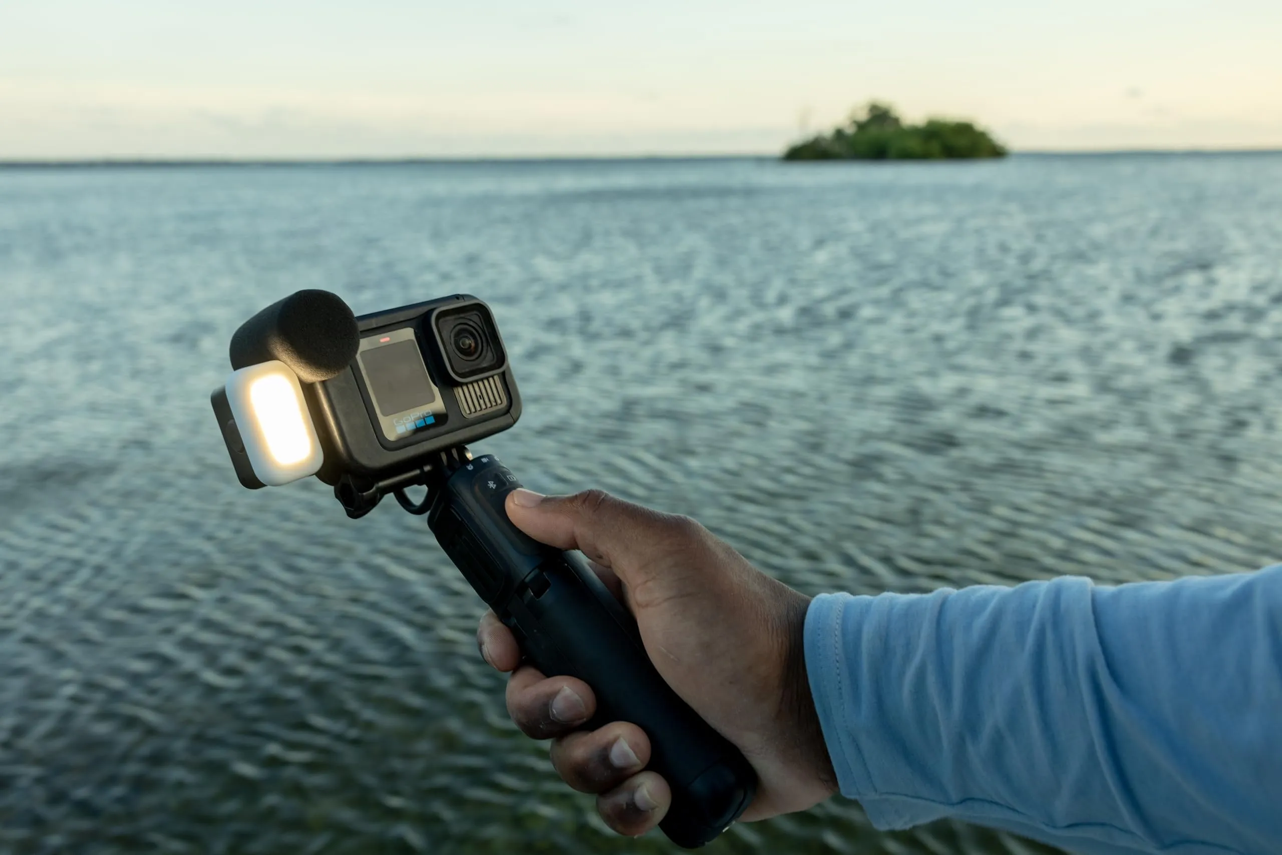 GoPro HERO13 Black Creator Edition - Volta, Media Mod, Light Mod, Enduro Battery, Magnetic Latch Mount and Carrying Case - immagine 9