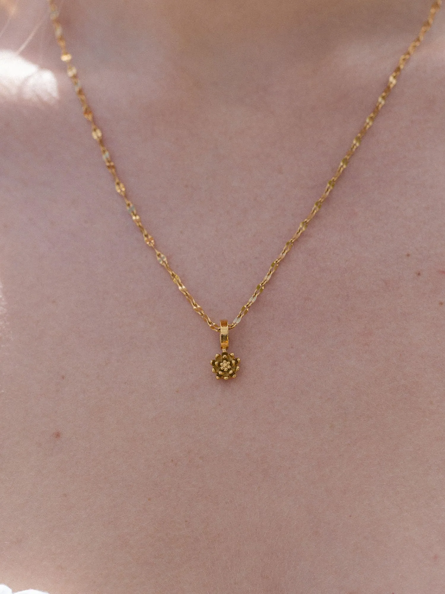 Purelei Charm Fiore di Nascita Luglio - Acciaio Inossidabile Finitura Oro - immagine 2