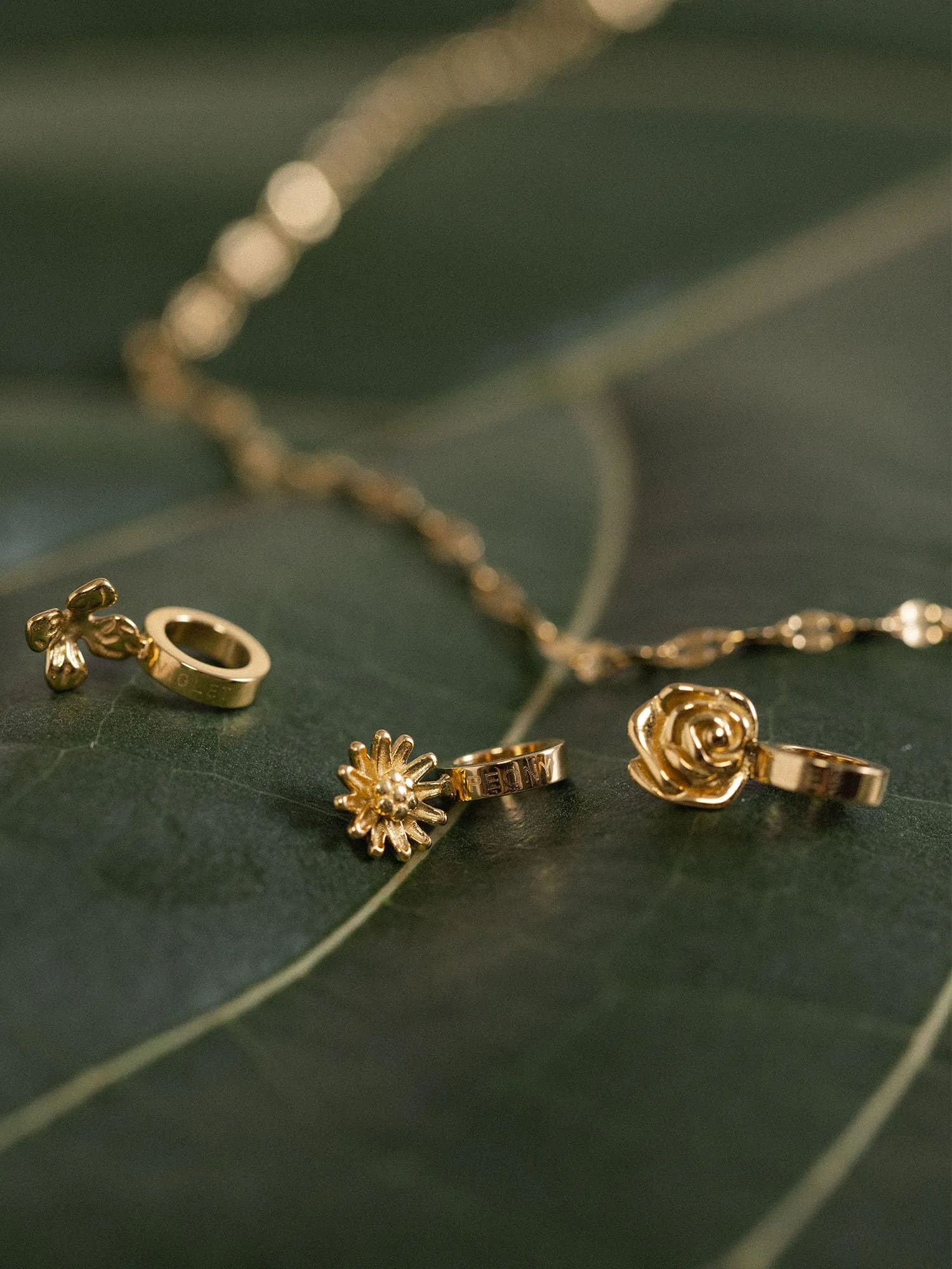 Purelei Charm Fiore di Nascita Luglio - Acciaio Inossidabile Finitura Oro - immagine 5