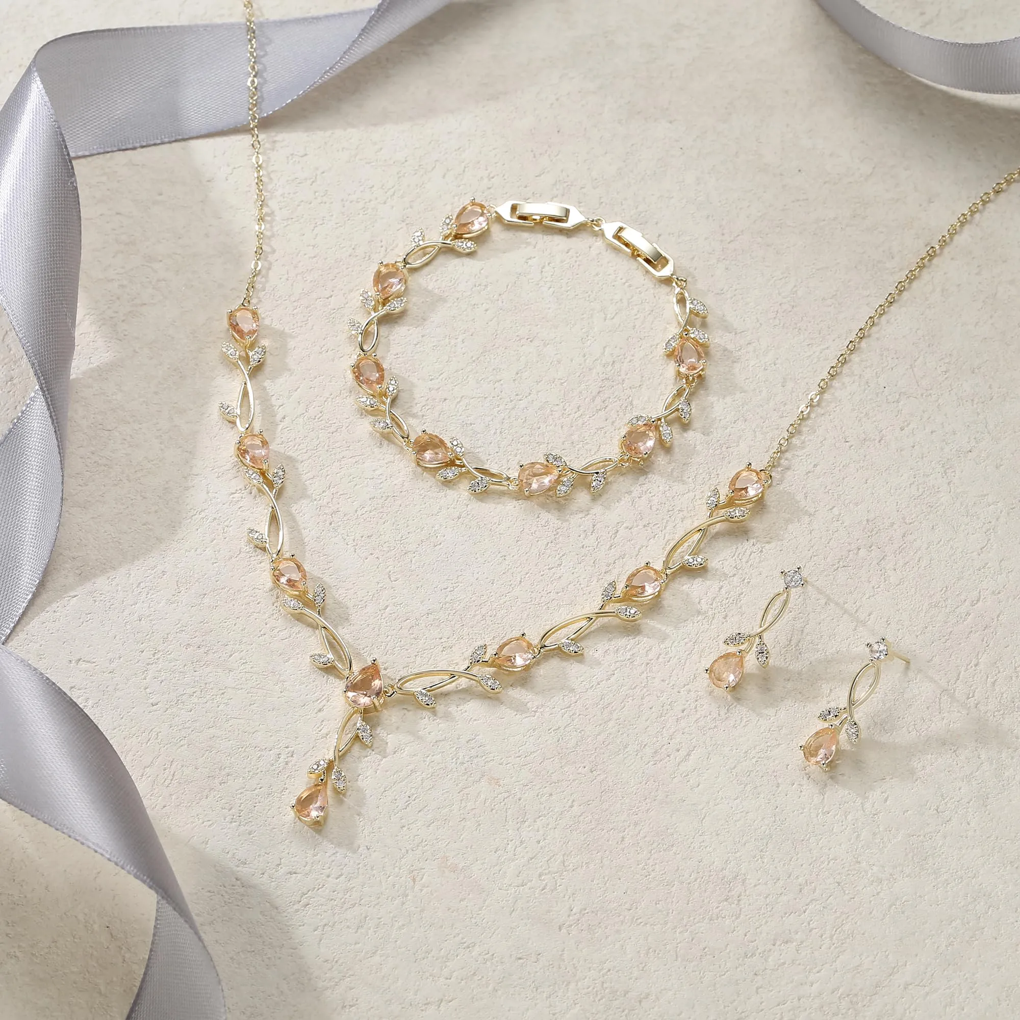 EVER FAITH Set di Gioielli da Sposa Teardrop Cubic Zirconia Foglia di Vite con Collana, Orecchini e Bracciale - immagine 3