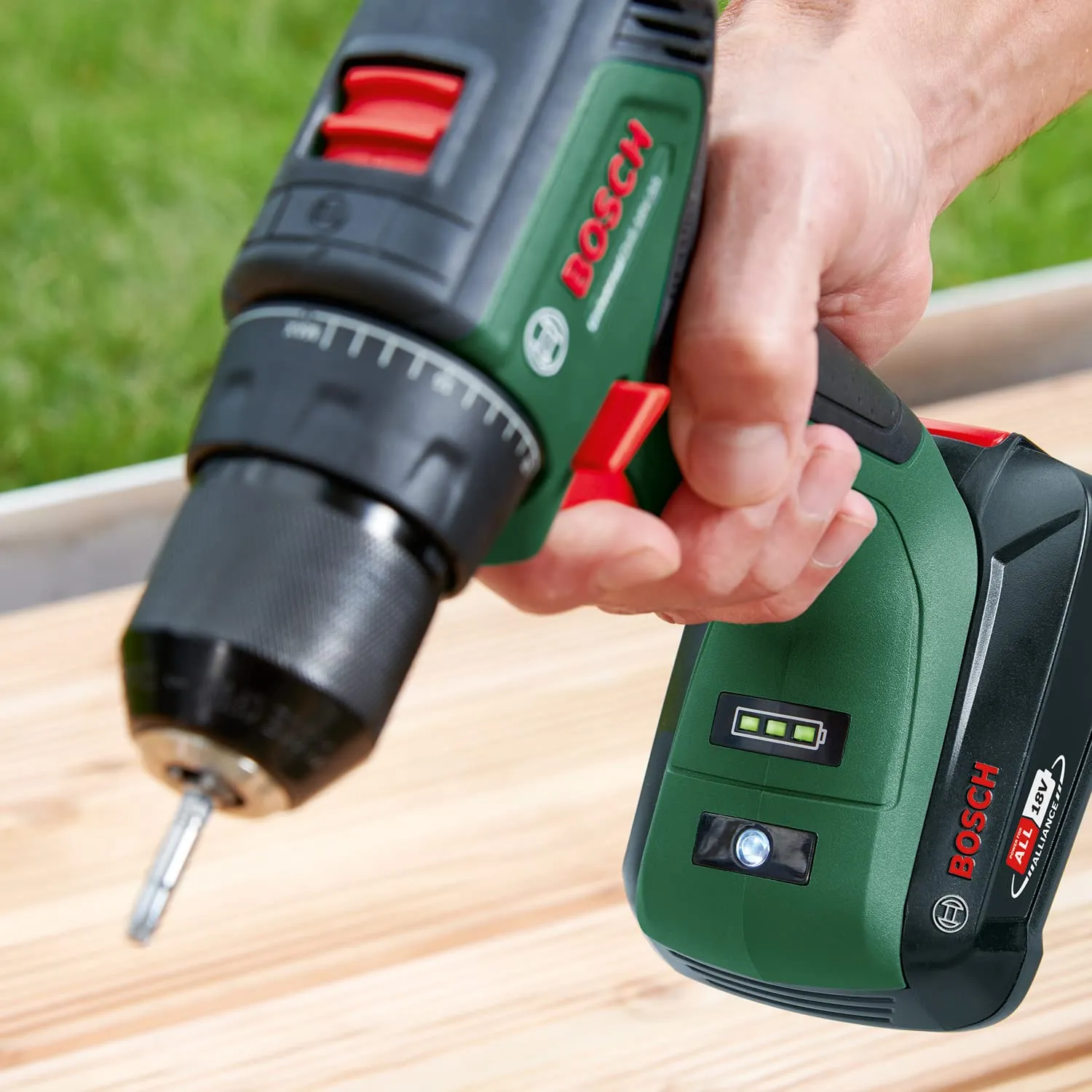 Bosch UniversalDrill 06039D4002 Trapano a Batteria 18V (2 Batterie, In Valigetta), Verde-Nero - immagine 8