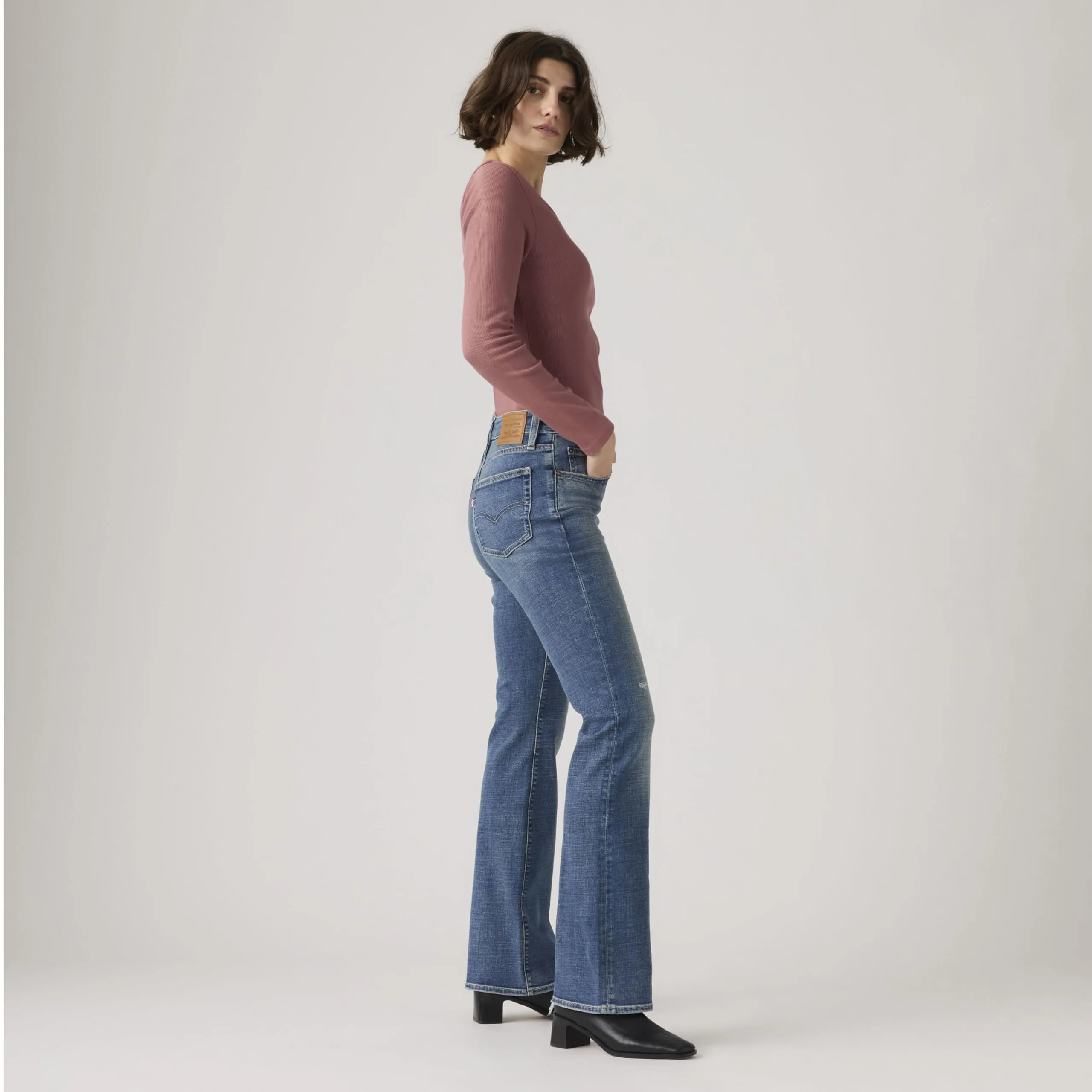 Levi's Women's 725 High Waisted Bootcut Jeans - Ducked Out, 32W/30L - immagine 2