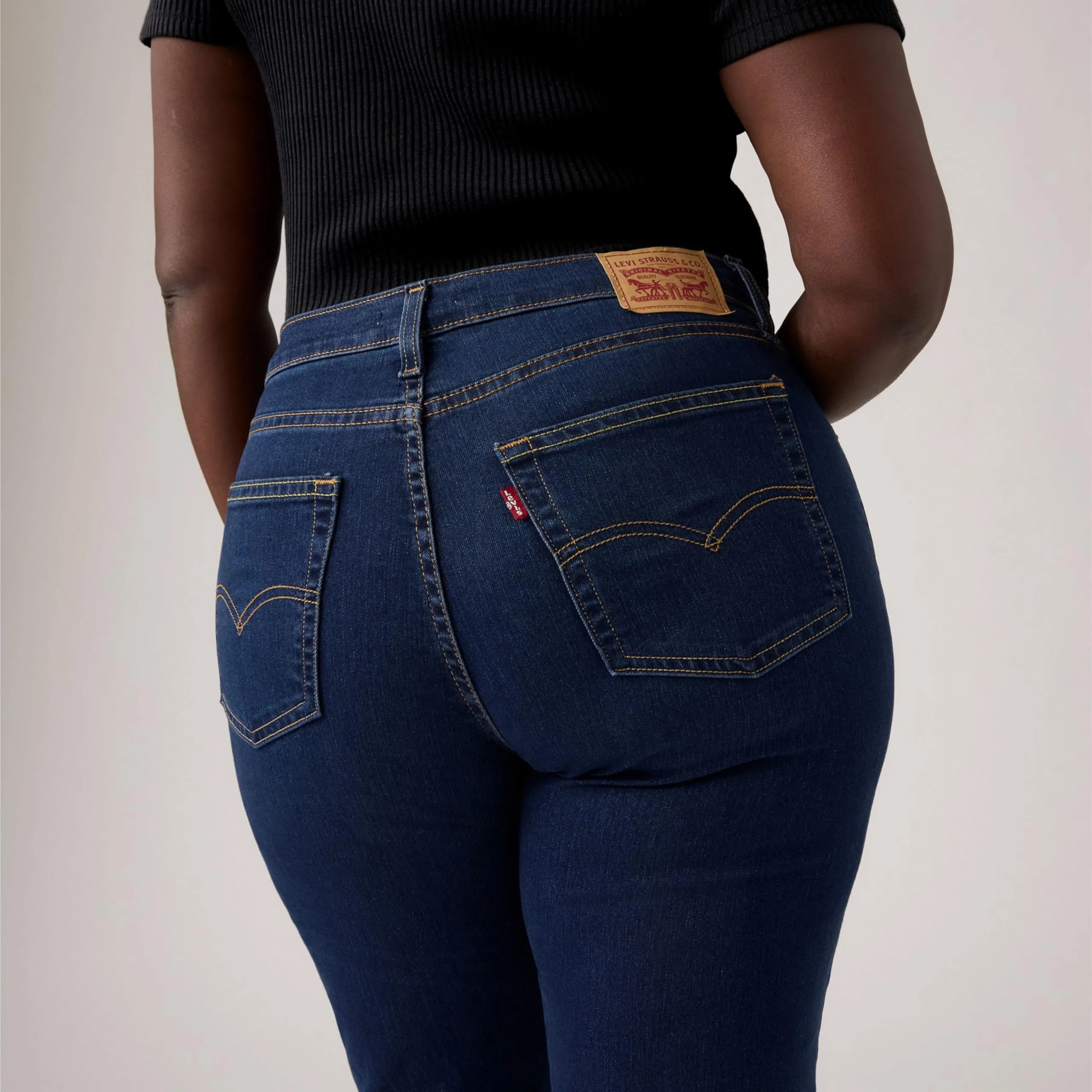 Levi's 724 High Rise Straight Chelsea Carbon Glow - immagine 7