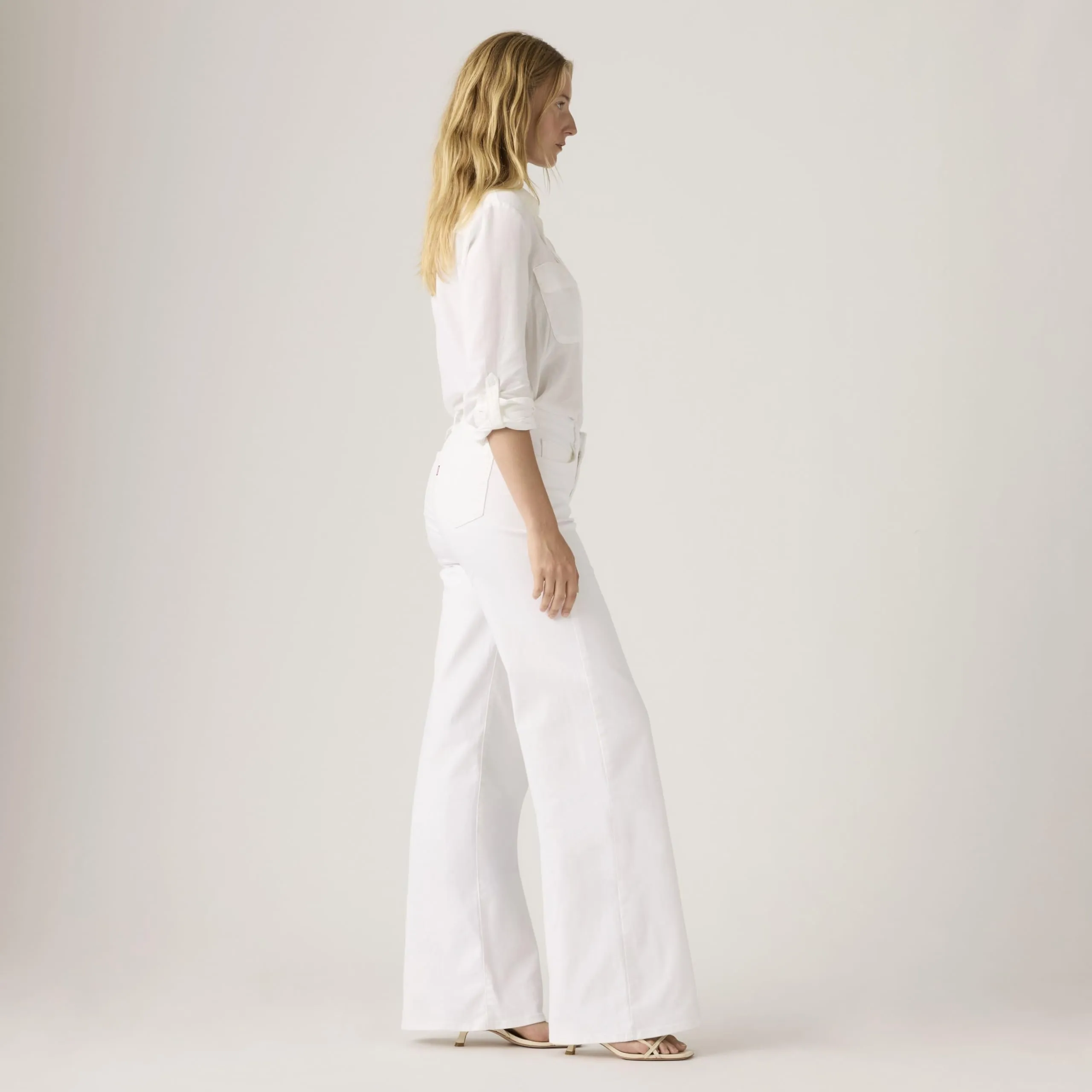 Levi's 318 Shaping Wide Leg Jeans - Soft Clean White - immagine 2