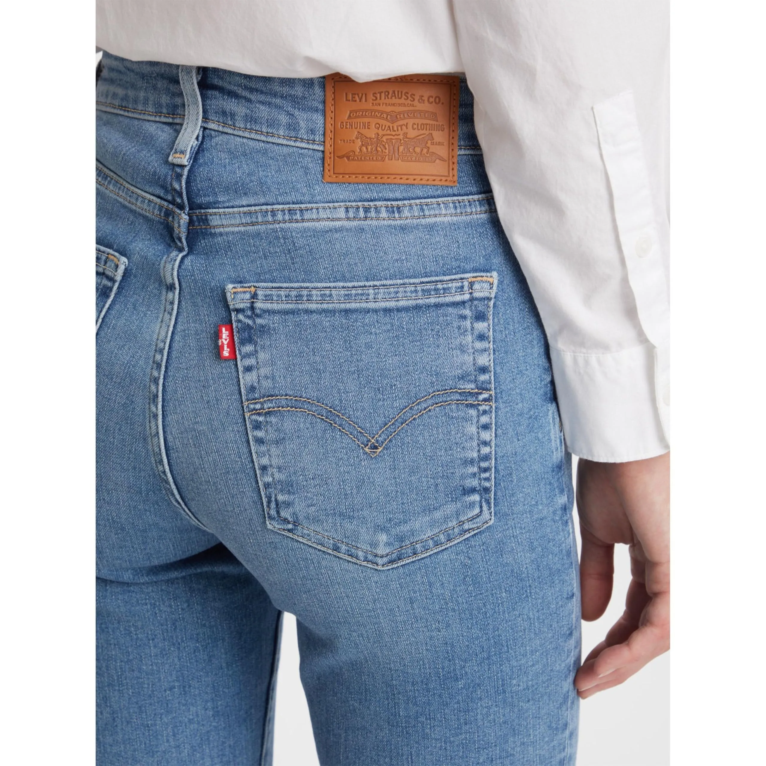 Levi's 725 High Rise Bootcut Jeans - Blue Wave Light (32W / 30L) - immagine 6