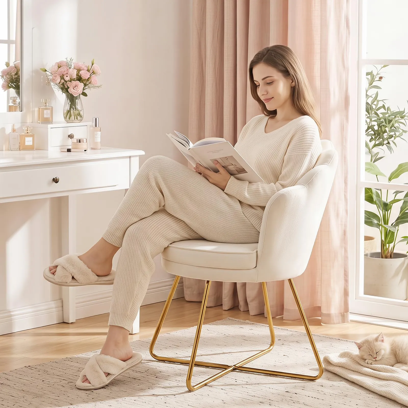 Hellove Poltrona Conchiglia in Velluto con Gambe in Metallo Dorato, Beige - immagine 3