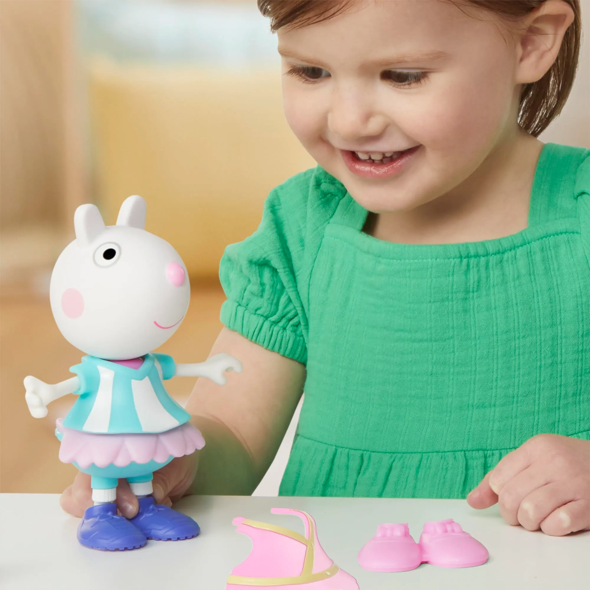 Peppa Pig Suzy Sheep Dress-Up Figure, 6 Inches - immagine 4