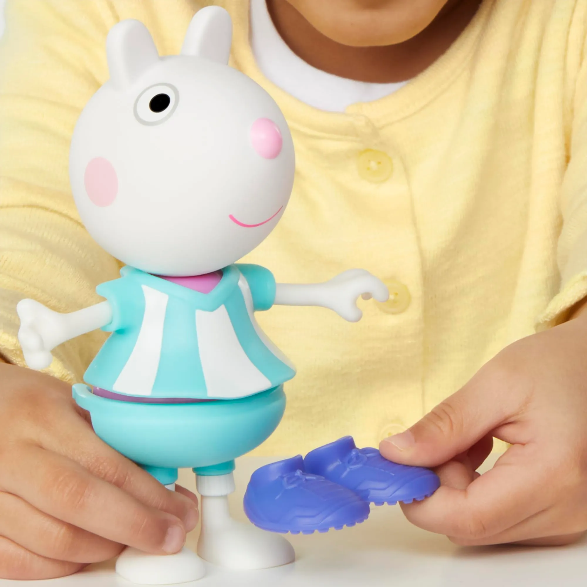 Peppa Pig Suzy Sheep Dress-Up Figure, 6 Inches - immagine 6