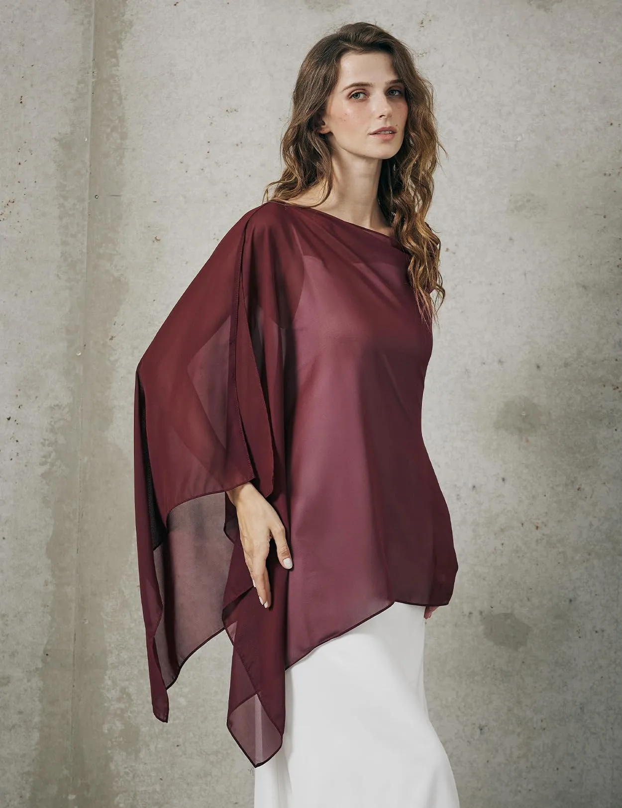 BEAUTELICATE Scialle Elegante Donna Poncho Coprispalle in Chiffon, Cabernet - immagine 2