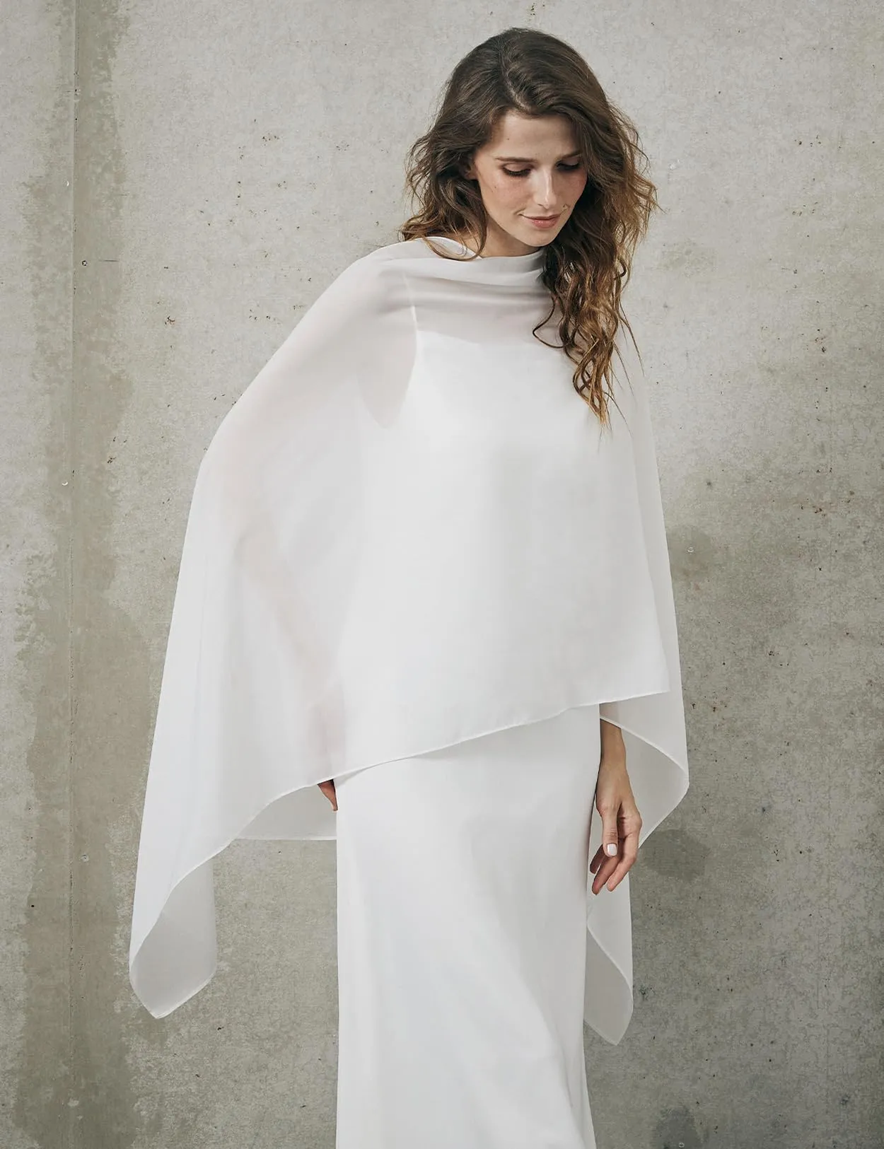 BEAUTELICATE Scialle Elegante Donna Poncho Coprispalle in Chiffon, Avorio - immagine 2