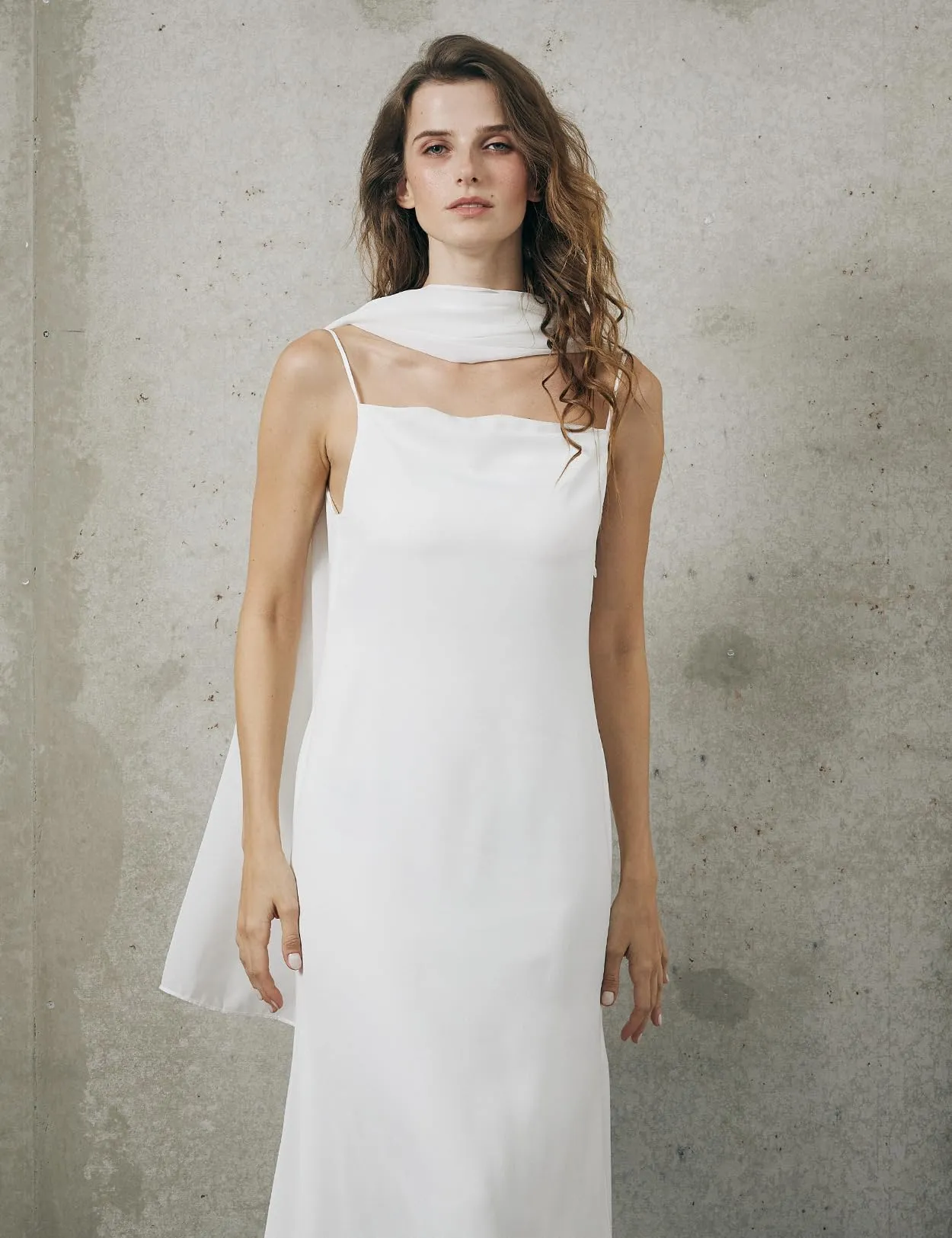 BEAUTELICATE Scialle Elegante Donna Poncho Coprispalle in Chiffon, Avorio - immagine 4