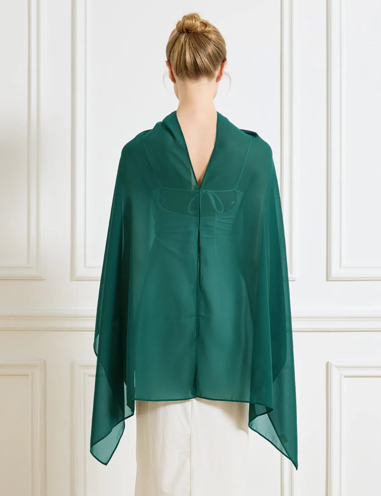 BEAUTELICATE Scialle Elegante Donna Poncho Coprispalle in Chiffon, Verde Smeraldo - immagine 4