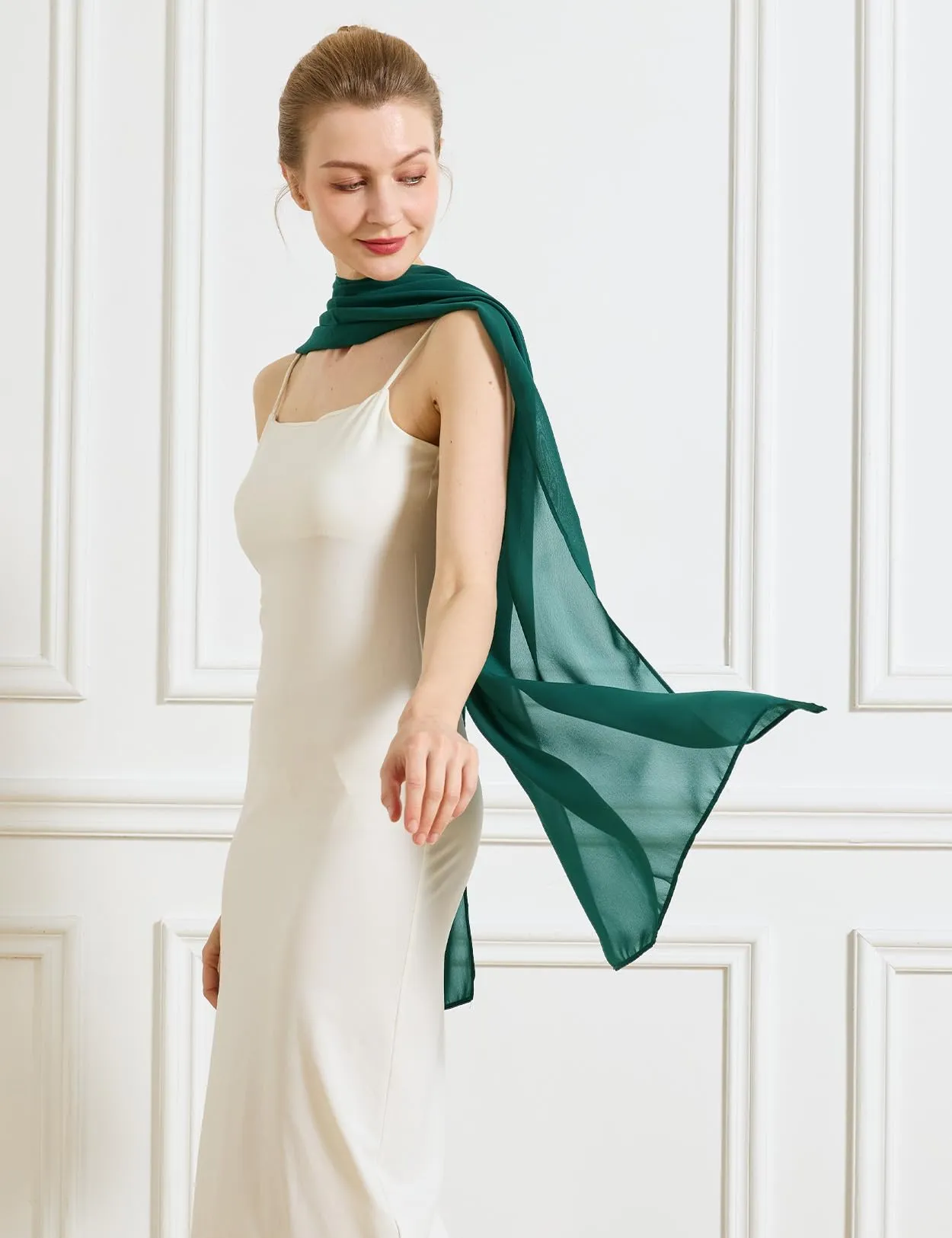 BEAUTELICATE Scialle Elegante Donna Poncho Coprispalle in Chiffon, Verde Smeraldo - immagine 5