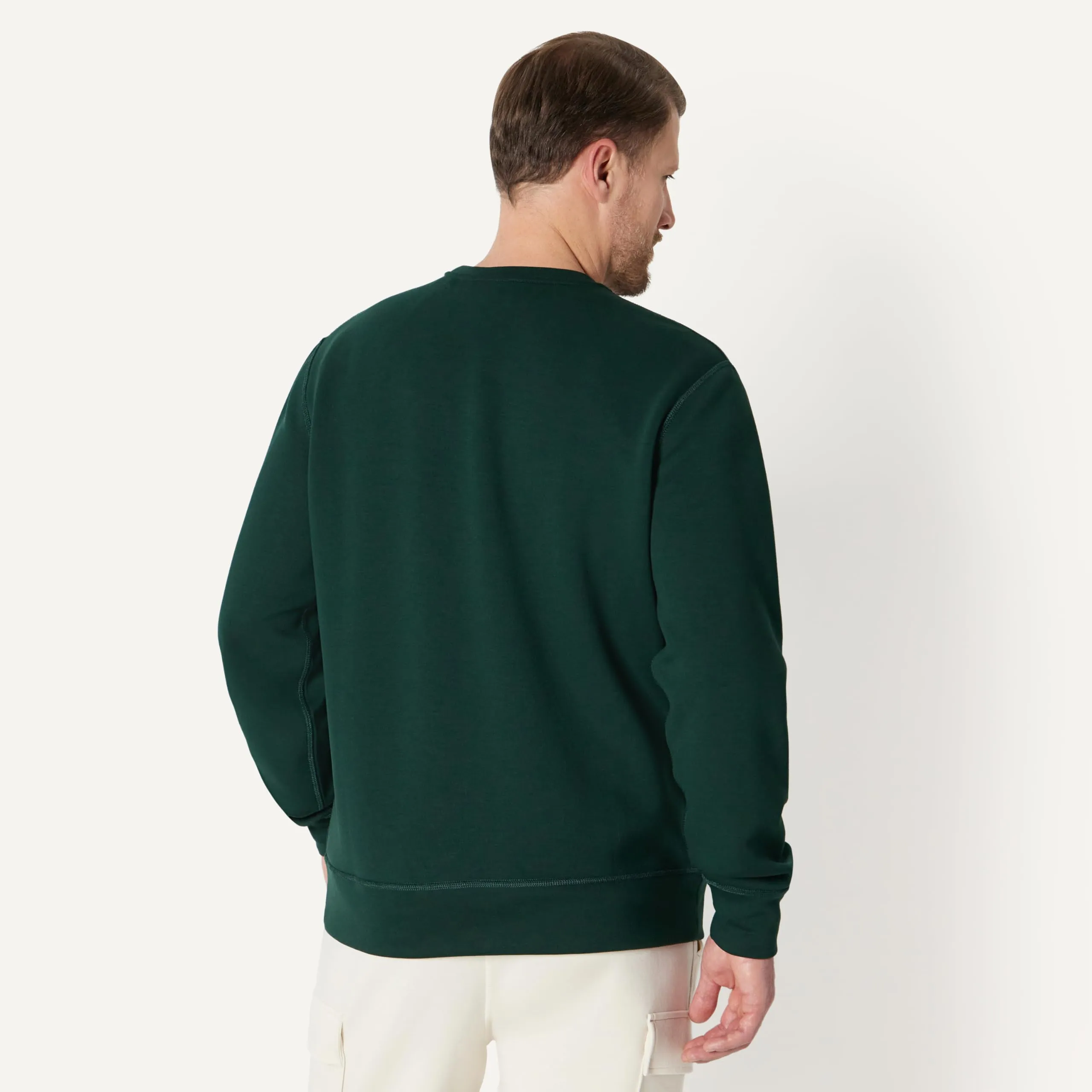 Amazon Essentials Felpa a Girocollo in Tessuto Tecnico Traspirante Uomo, Verde Scuro, L - immagine 2