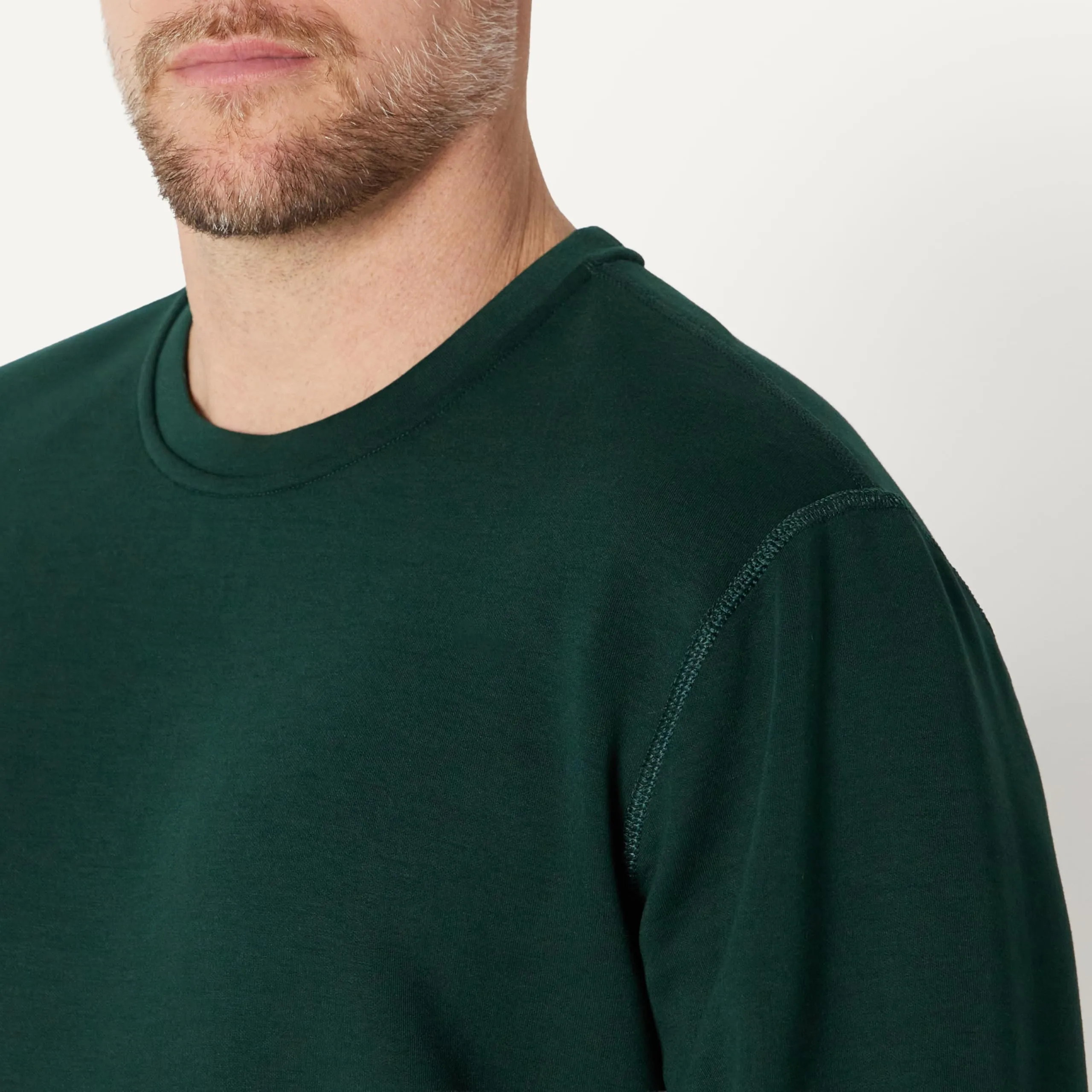 Amazon Essentials Felpa a Girocollo in Tessuto Tecnico Traspirante Uomo, Verde Scuro, L - immagine 5