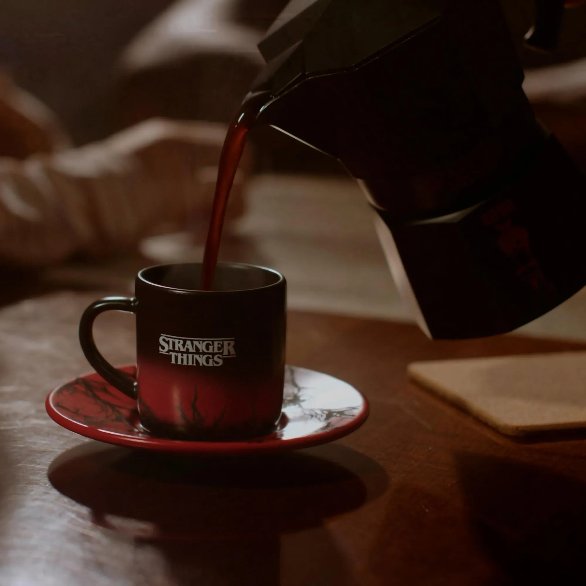 Bialetti Moka Express Stranger Things, Pomolo Musicale USB-C, 3 Tazze (130ml), Nero - immagine 6