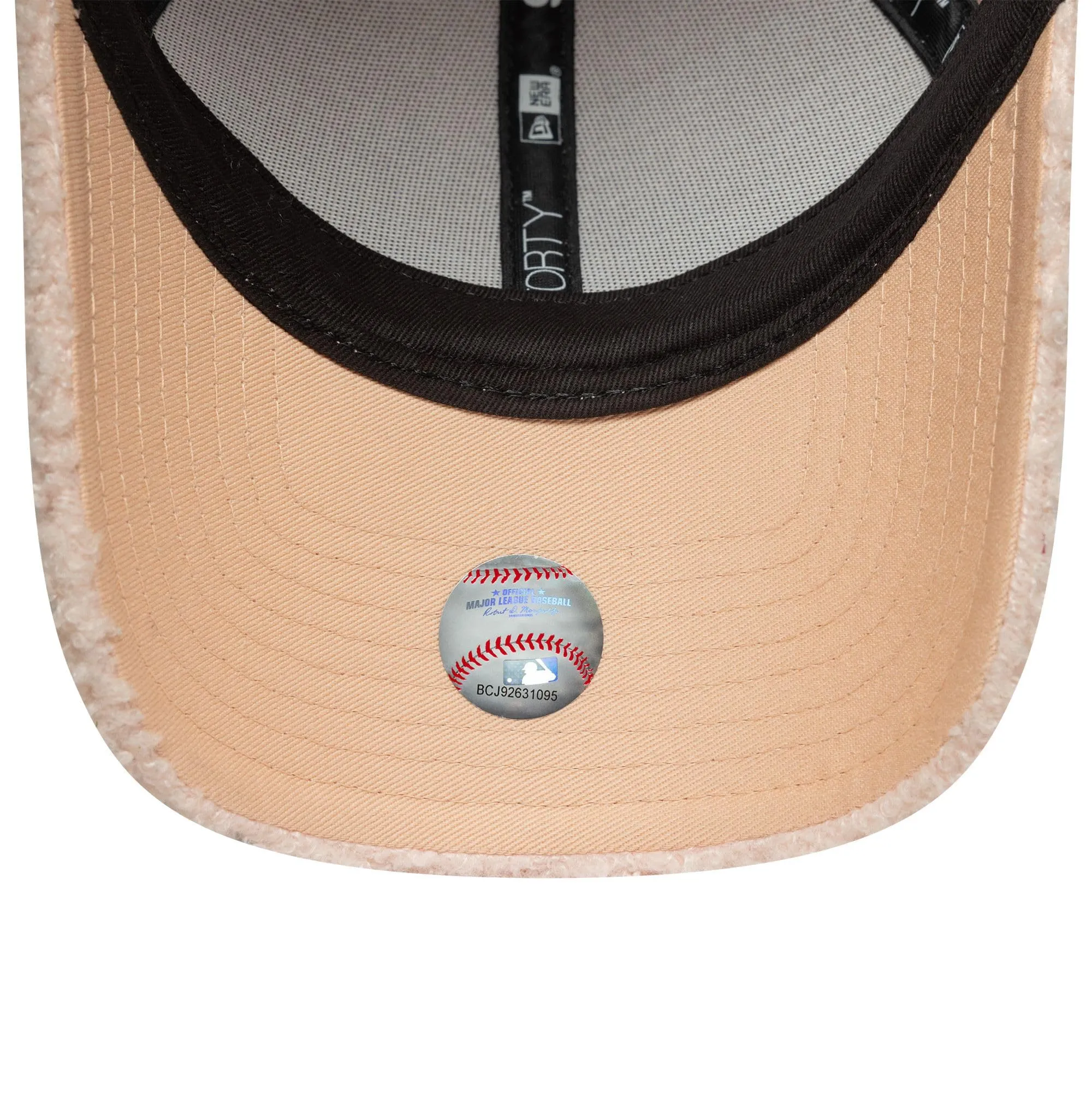 New Era New York Yankees 9Forty Donne Borg Teddy Cap Rosé - immagine 5