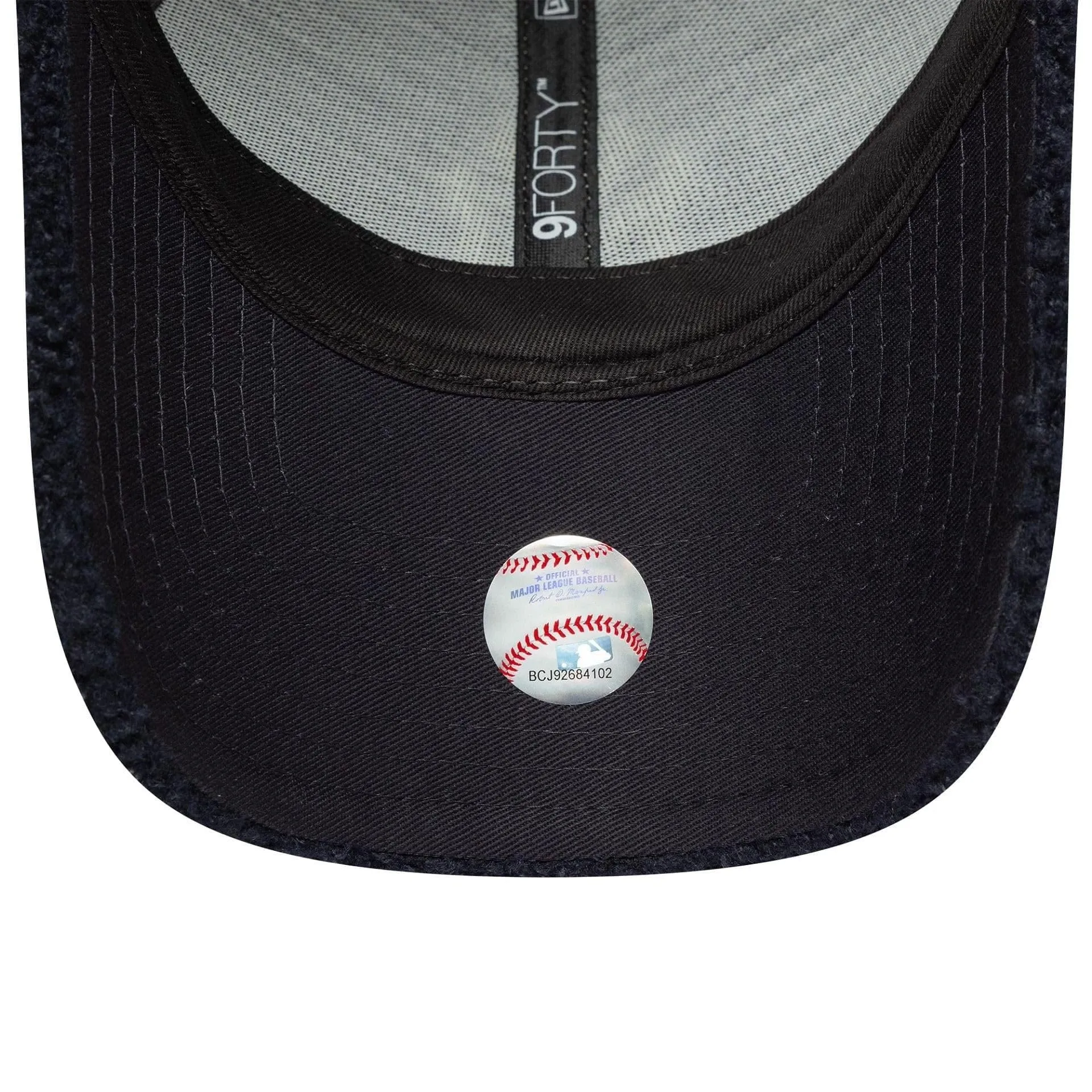 New Era New York Yankees 9Forty Donna Borg Teddy Cap Navy - immagine 5