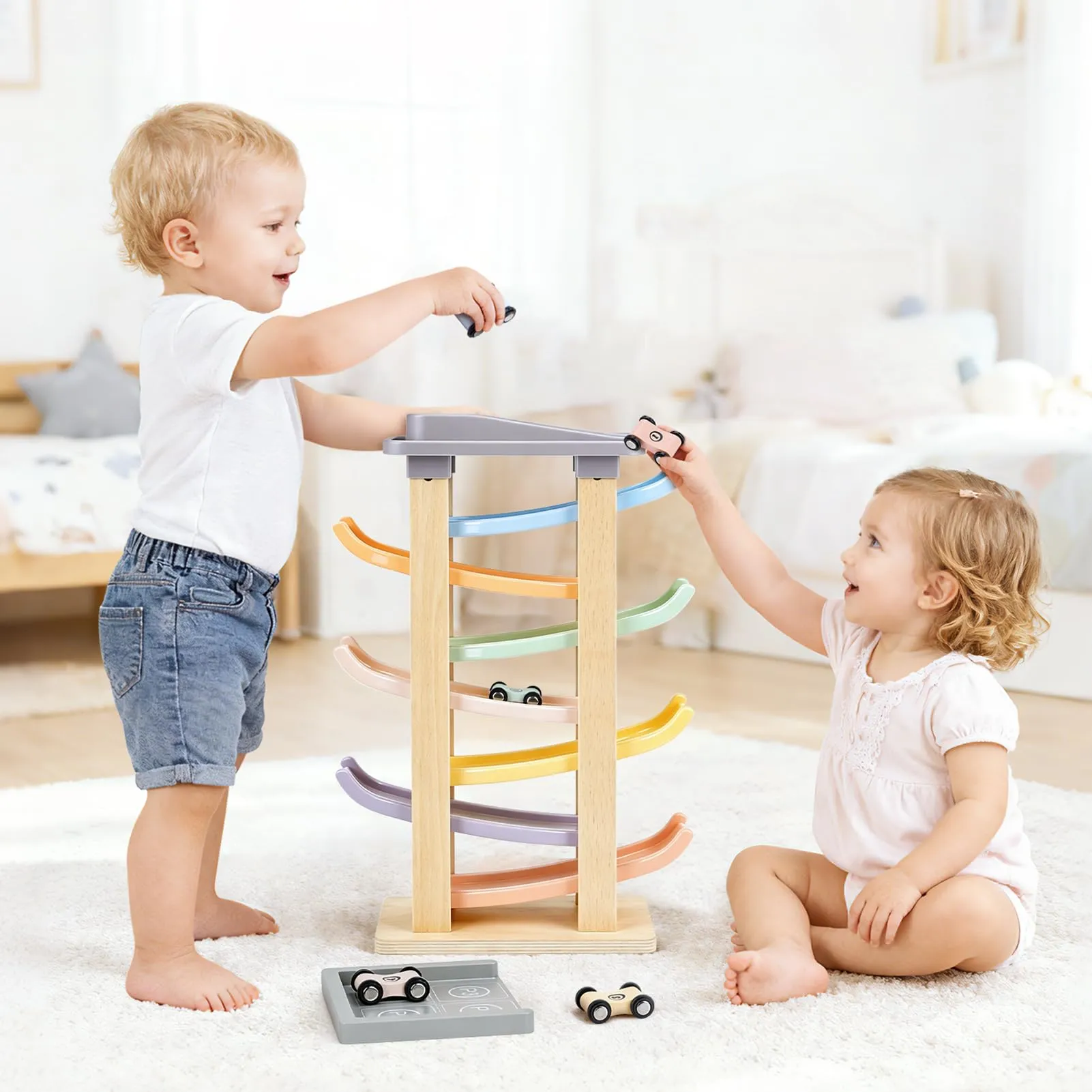 Joyreal Piste Macchinine Montessori in Legno con 8 Mini Auto e Garage per Bambini 1-2 Anni - immagine 2