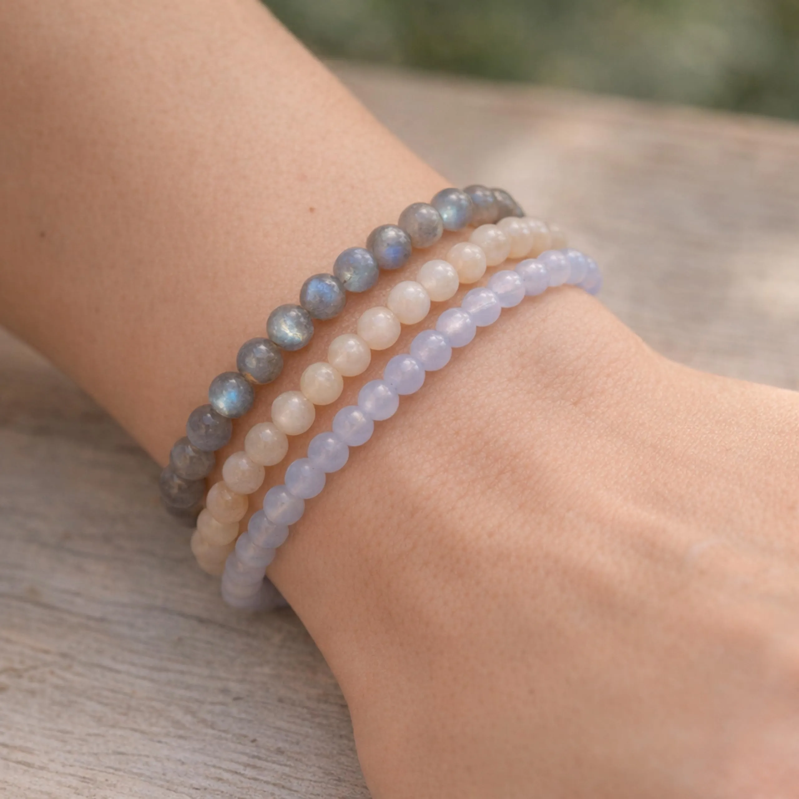 Lebensquelle Plus Mini bracciale con perline 4-5 mm, Calcedonio blu - immagine 5