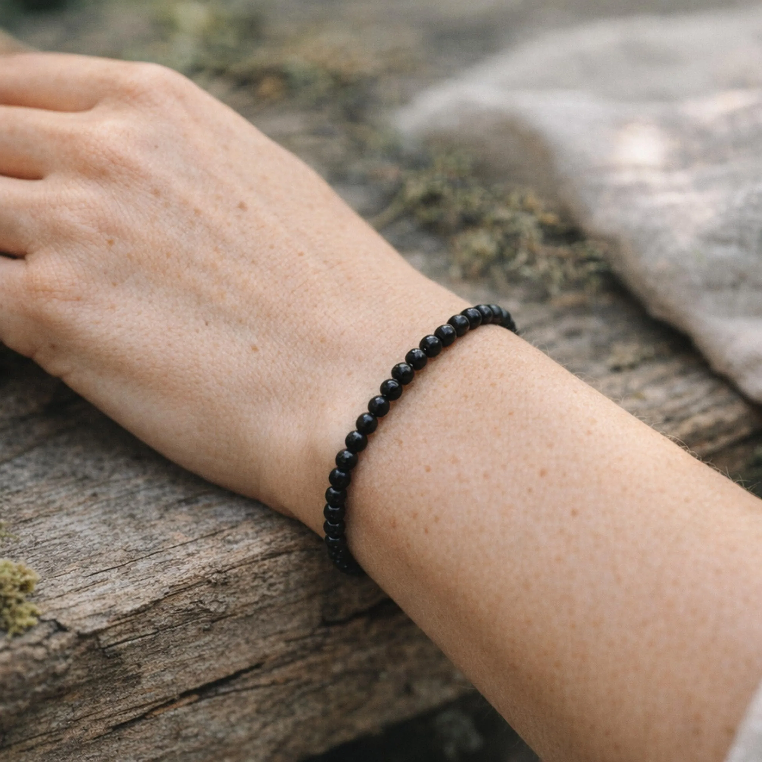 Lebensquelle Plus Bracciale in Tormalina Nera, perline 4-5 mm - immagine 2