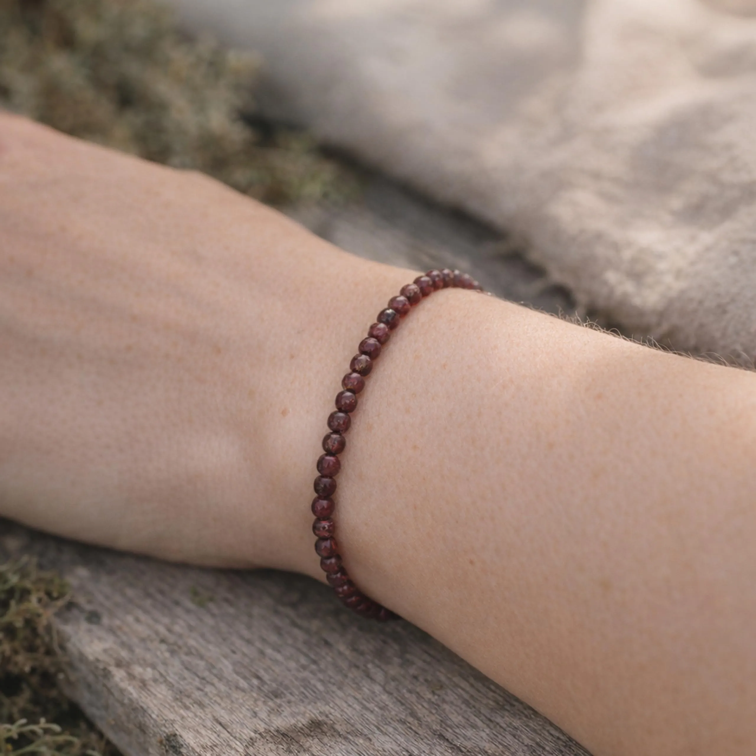 Lebensquelle Plus Mini Bracciale con perline 4-5 mm Granato - immagine 2