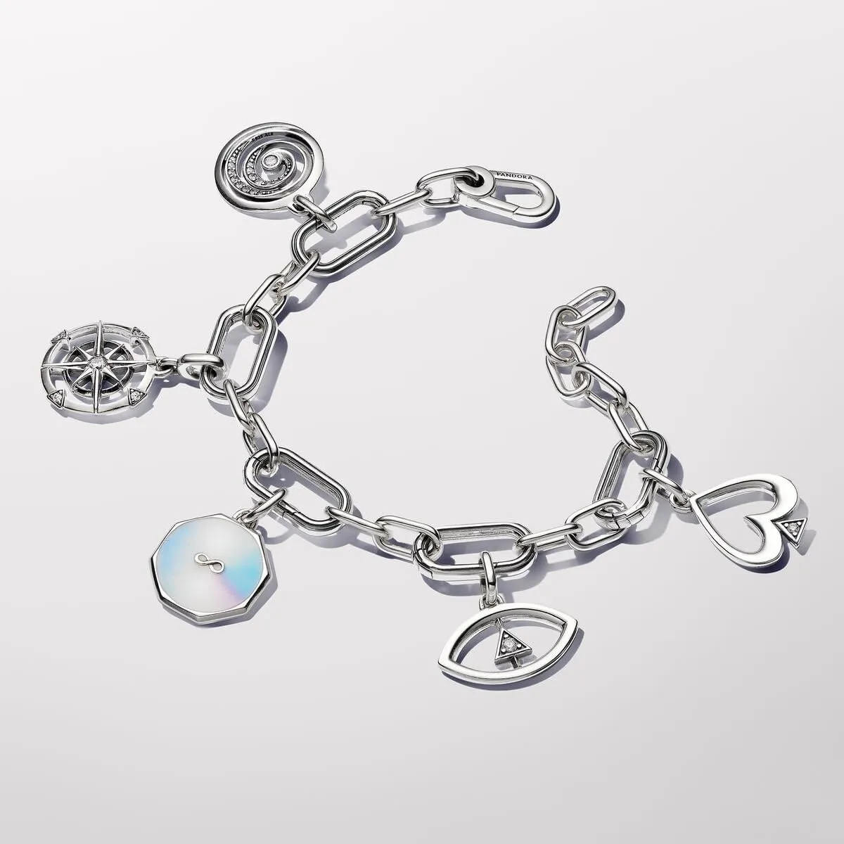 Pandora ME Medaglia con simbolo dell'infinito in argento 925 con smalto bianco, blu, rosa e viola - immagine 6