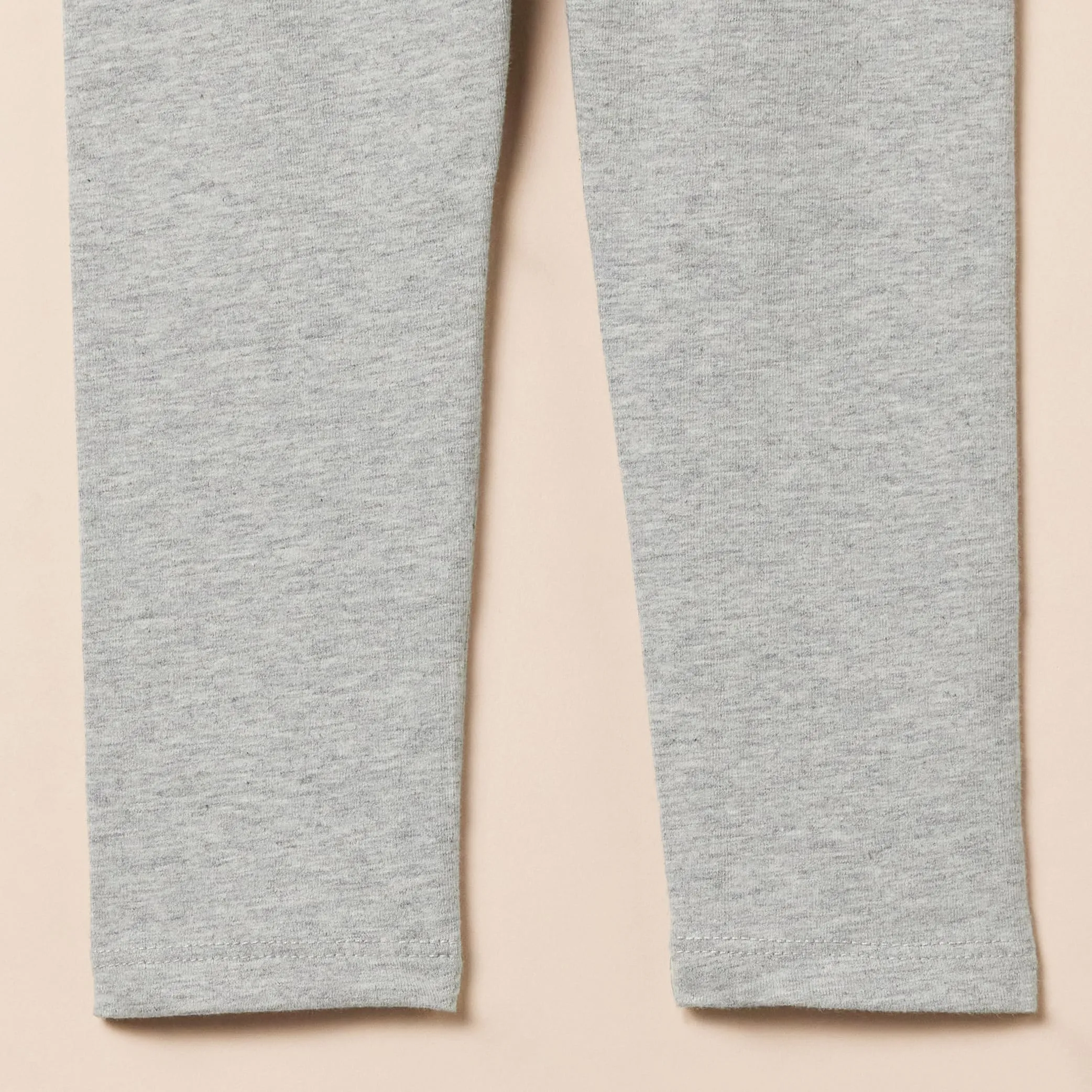 Amazon Essentials Leggings Bambine e Ragazze, Pacco da 3, Grigio Puntinato/Nero/Rosa Chiaro, 8-9 anni - immagine 3