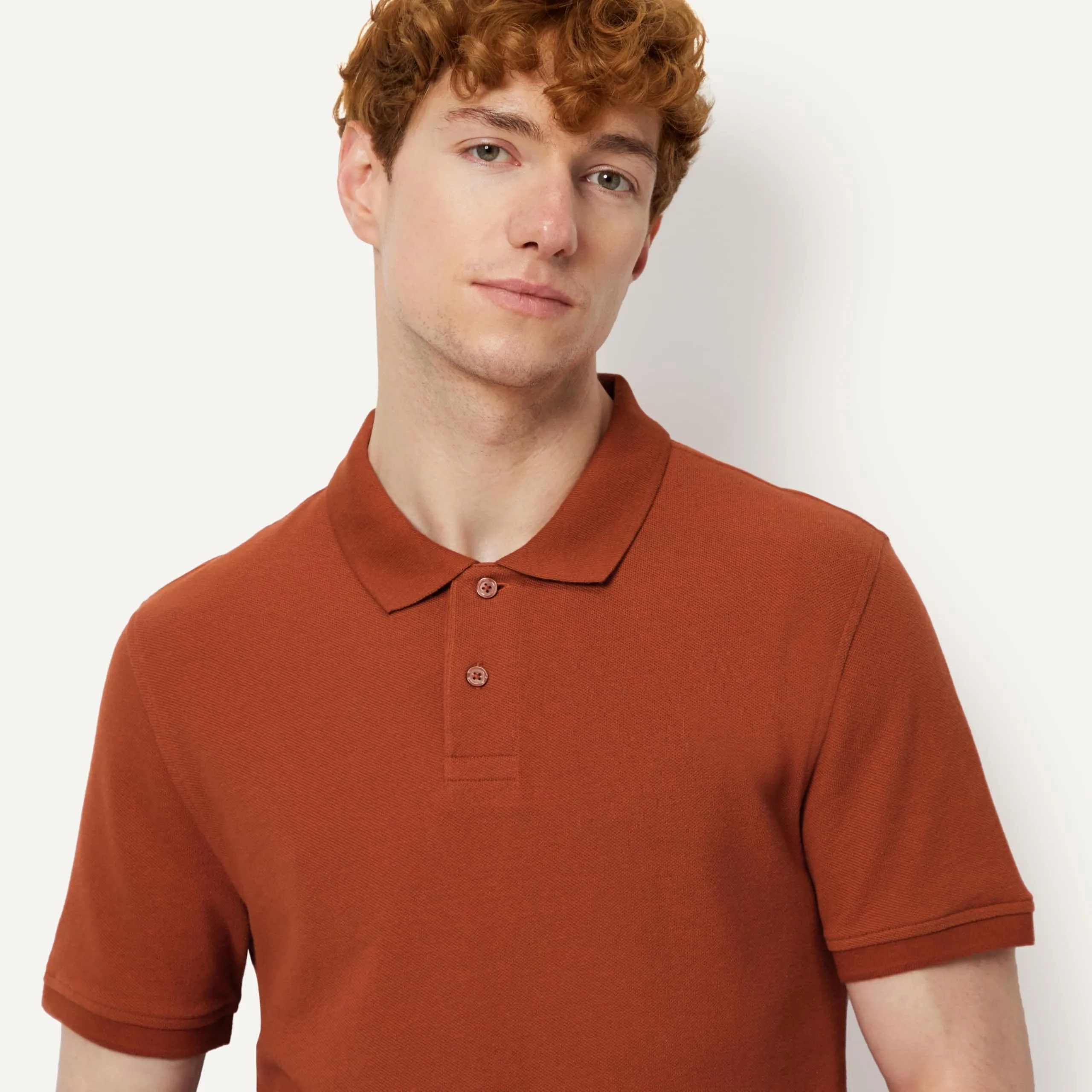 Amazon Essentials Polo in Piqué di Cotone Slim Uomo, Mattone Rosso, XS - immagine 3