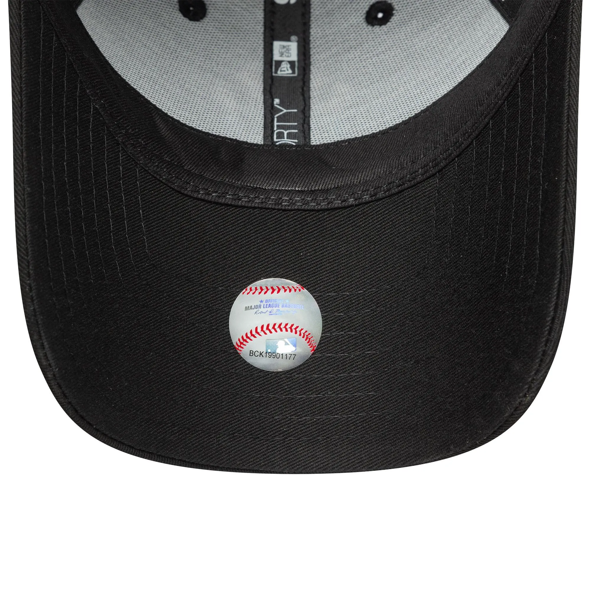 New Era New York Yankees Logo Metallico 9Forty Cappello Donna Nero - immagine 5