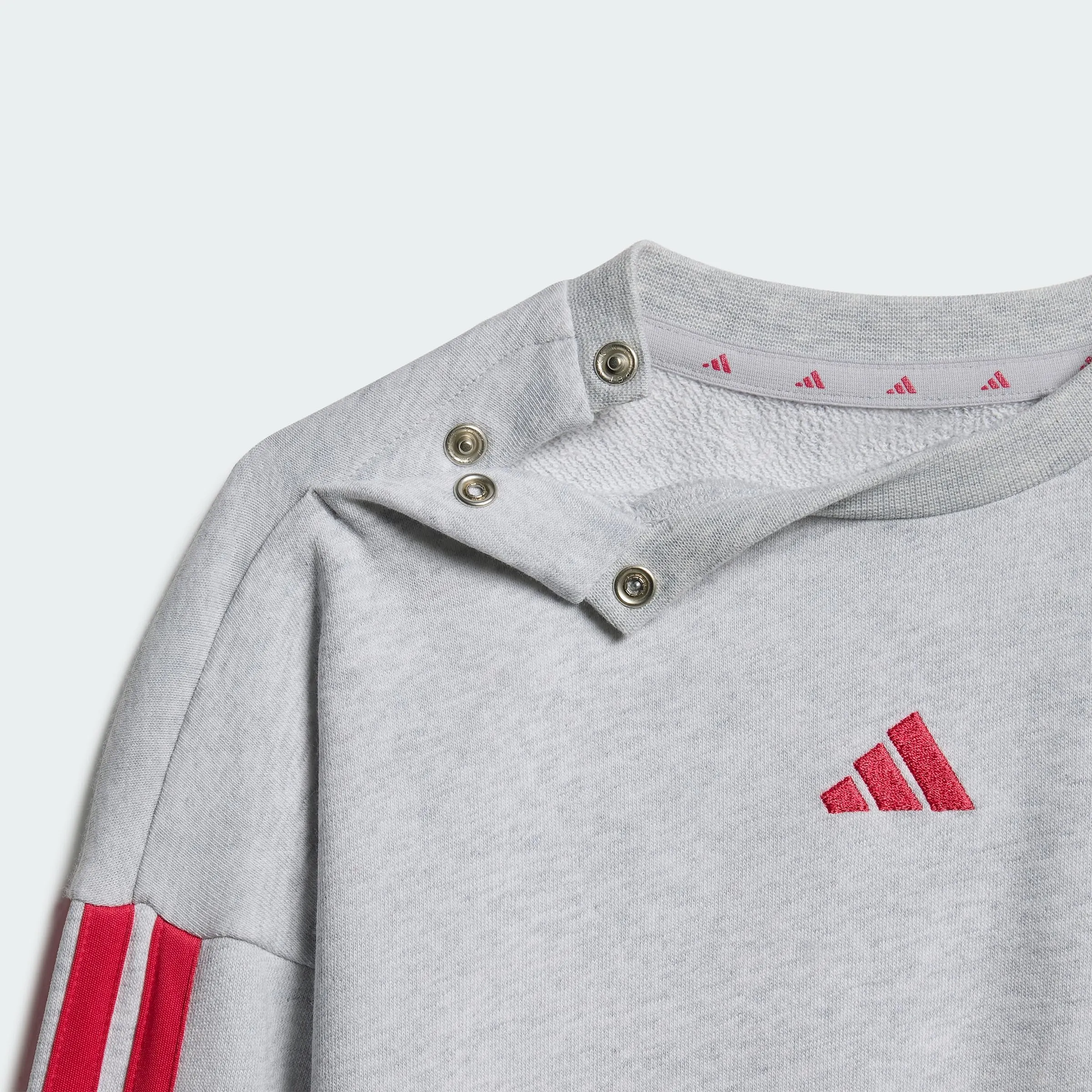 adidas Bimbi 0-24 Essentials Jogger Tracksuit, Light Grey Heather/Power Pink, 3-4 Years - immagine 2