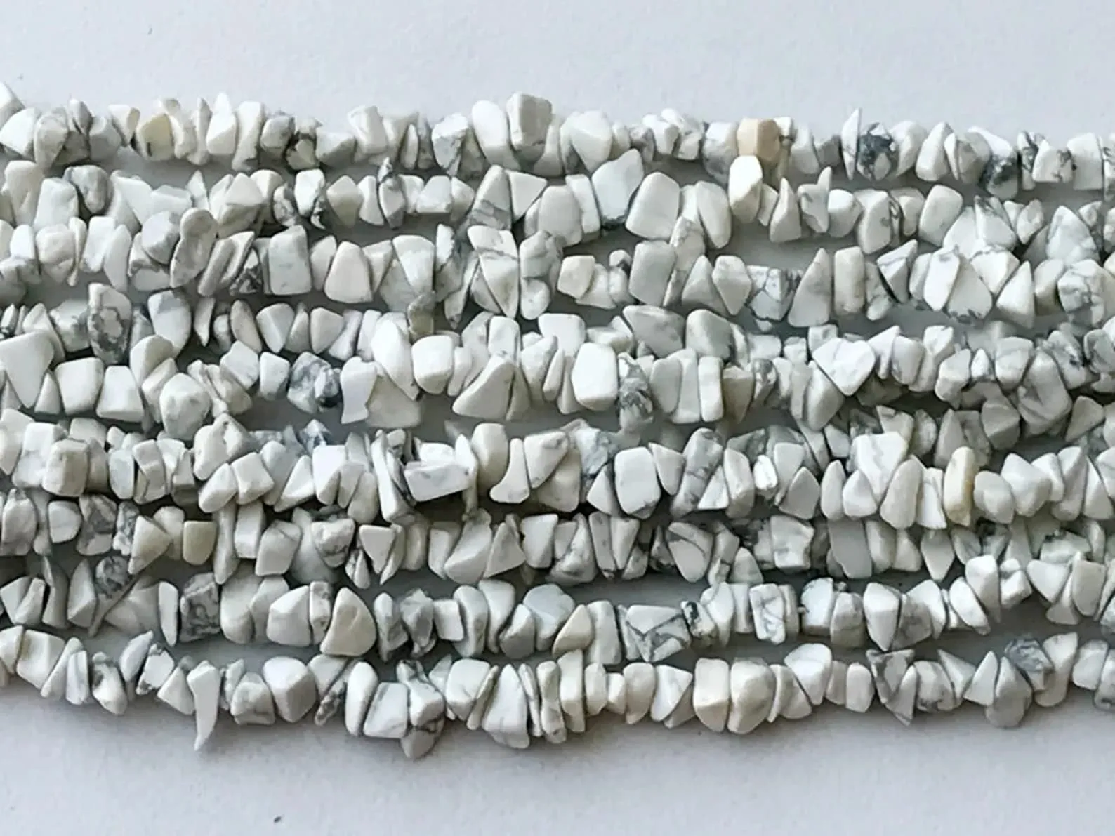 TENET Collana in pietre naturali Howlite, 84 cm - immagine 5
