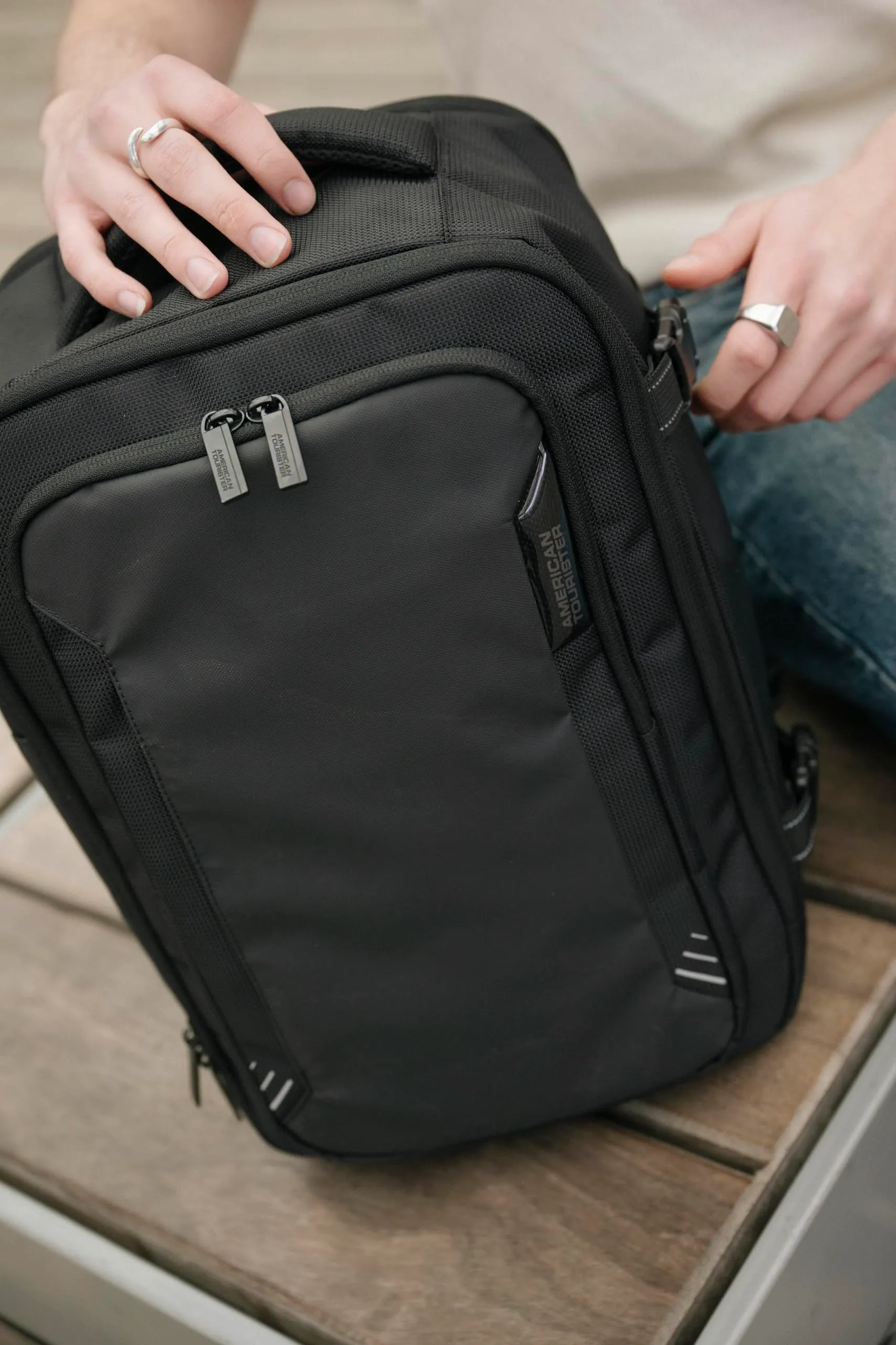 American Tourister Take2Cabin Pro Zaino Bagaglio a Mano Underseat, 45 x 36 x 20 cm, 38 L, Nero Flash - immagine 7